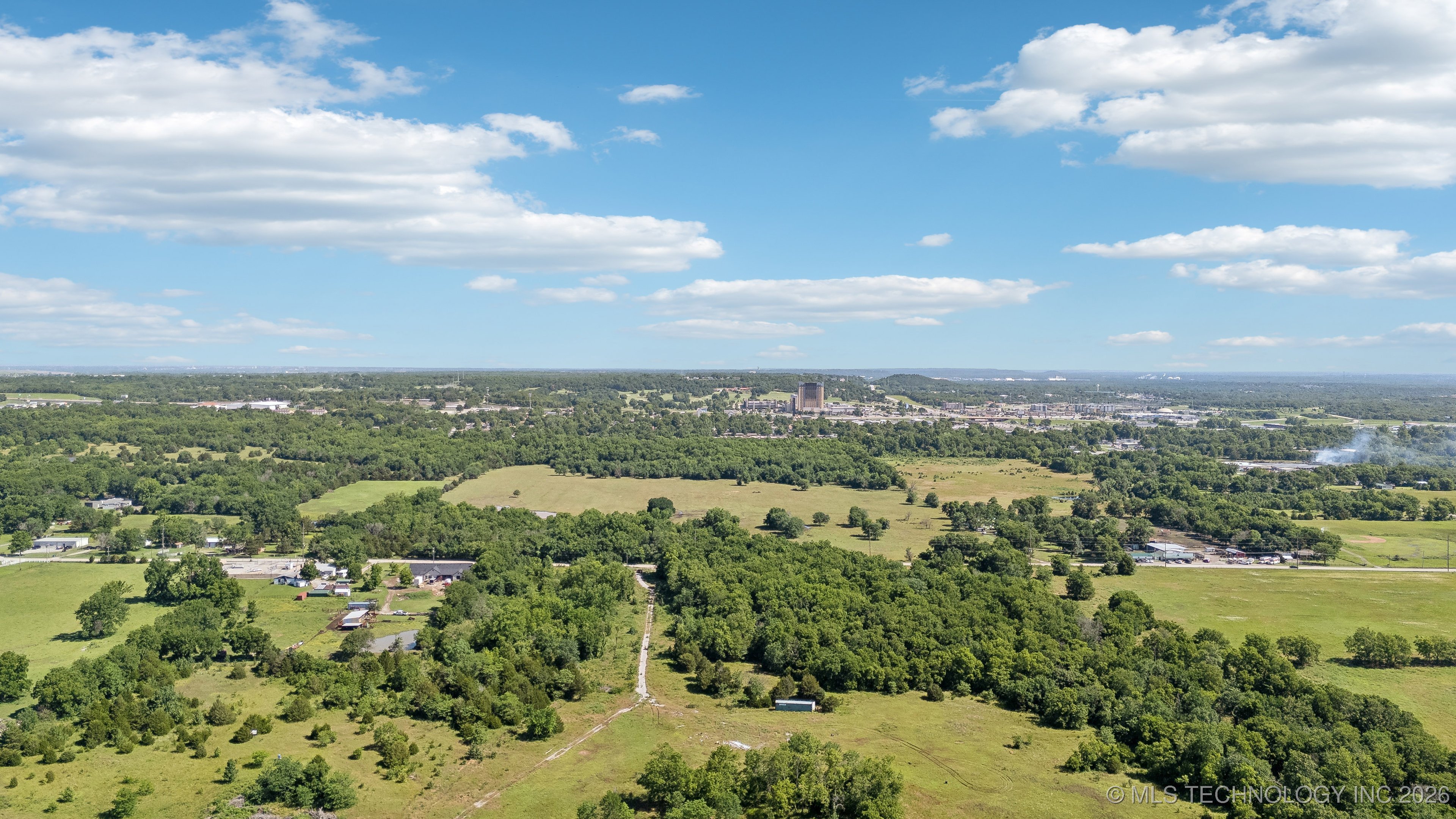 16800 E 11th Street Property Photo 21