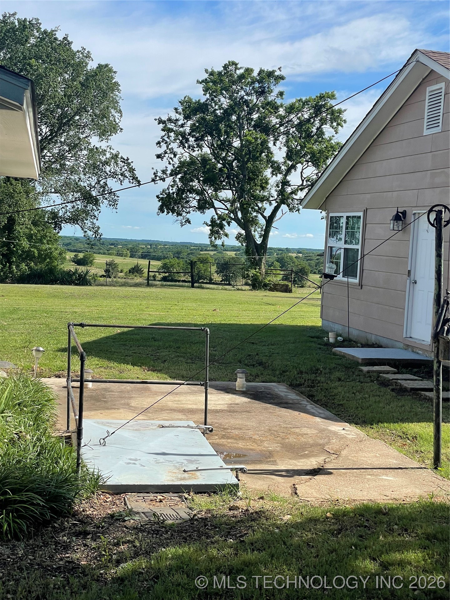 401 S Chickasaw Property Photo 8