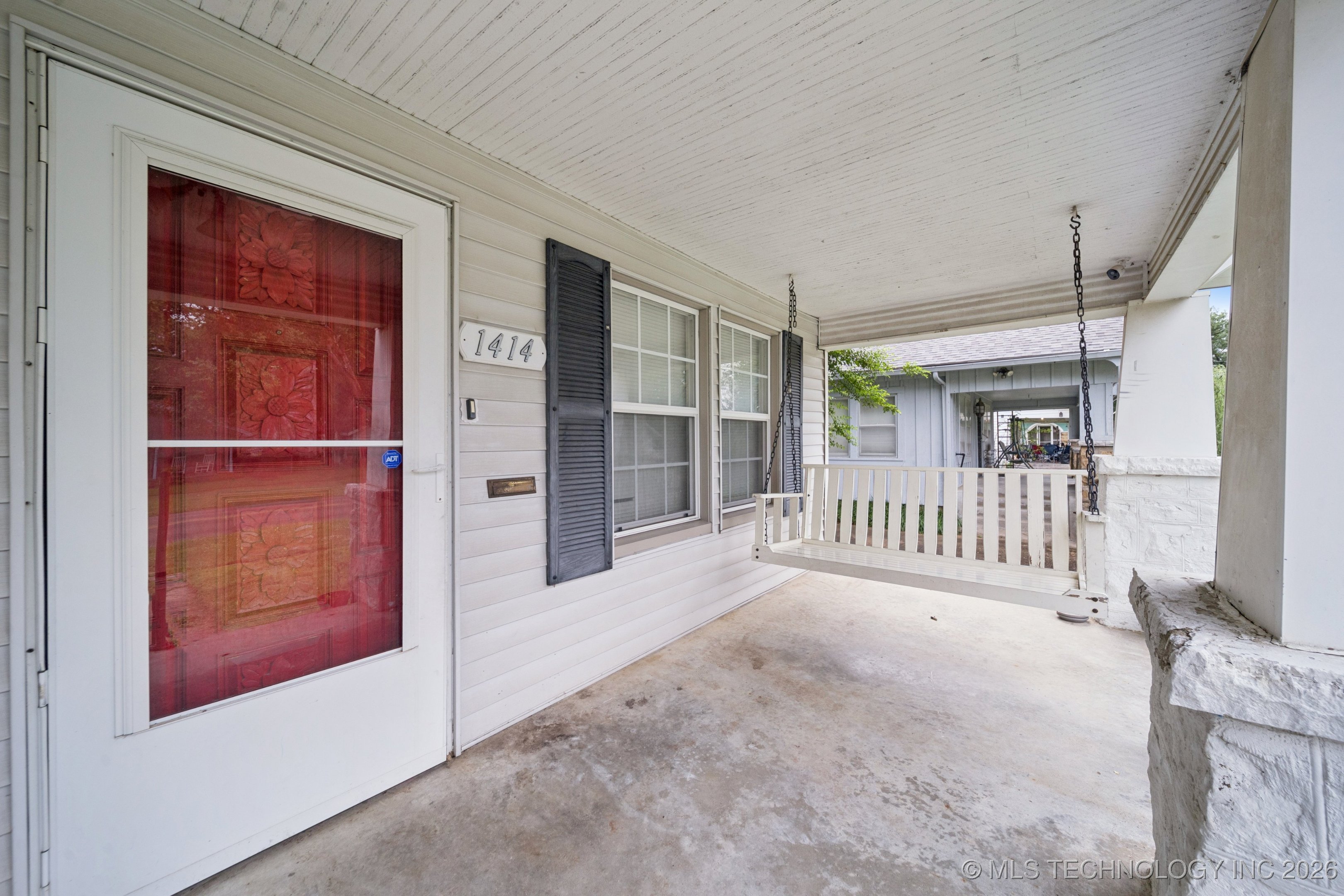 1414 E 8th Street Property Photo 3