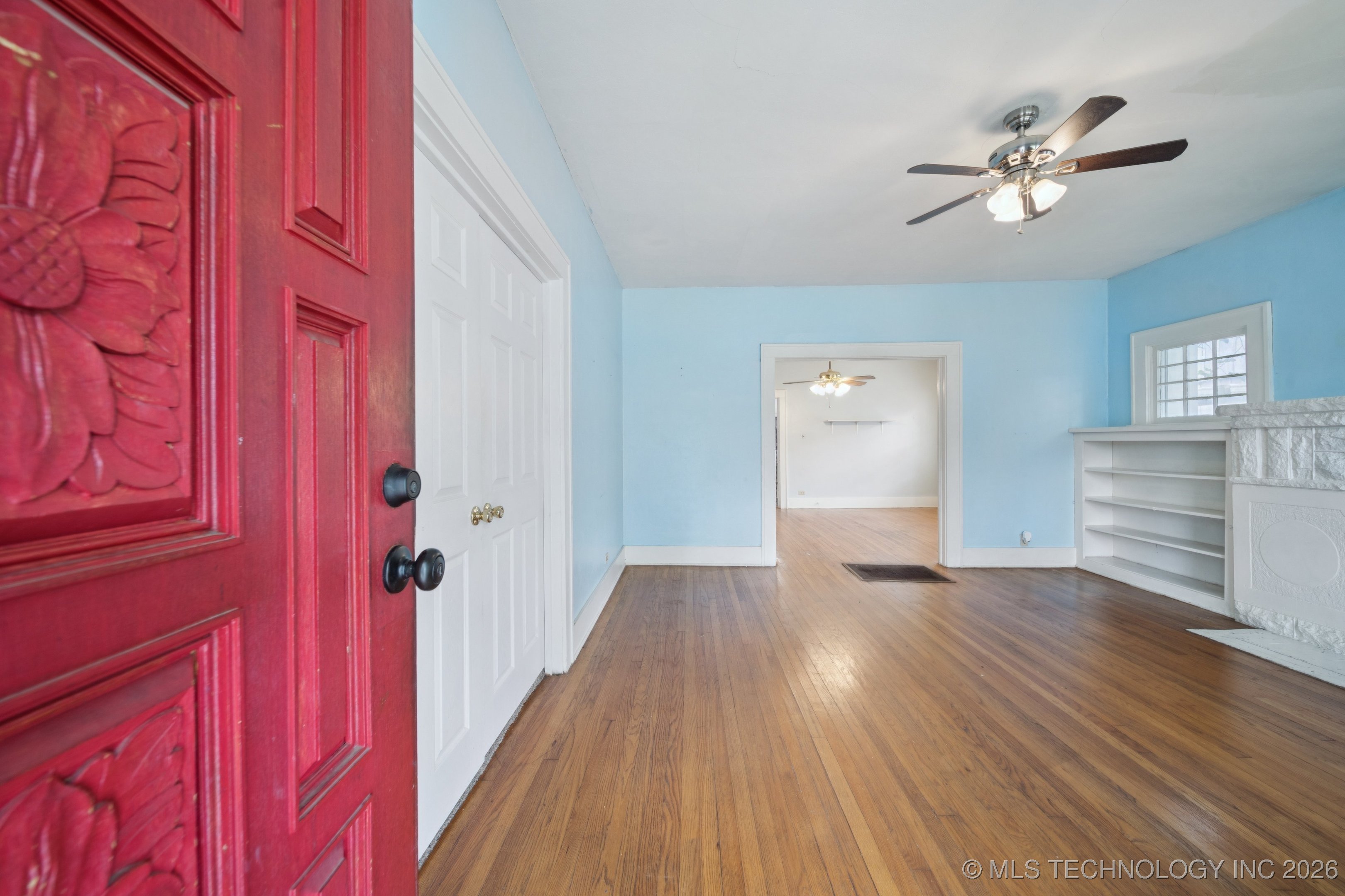 1414 E 8th Street Property Photo 4