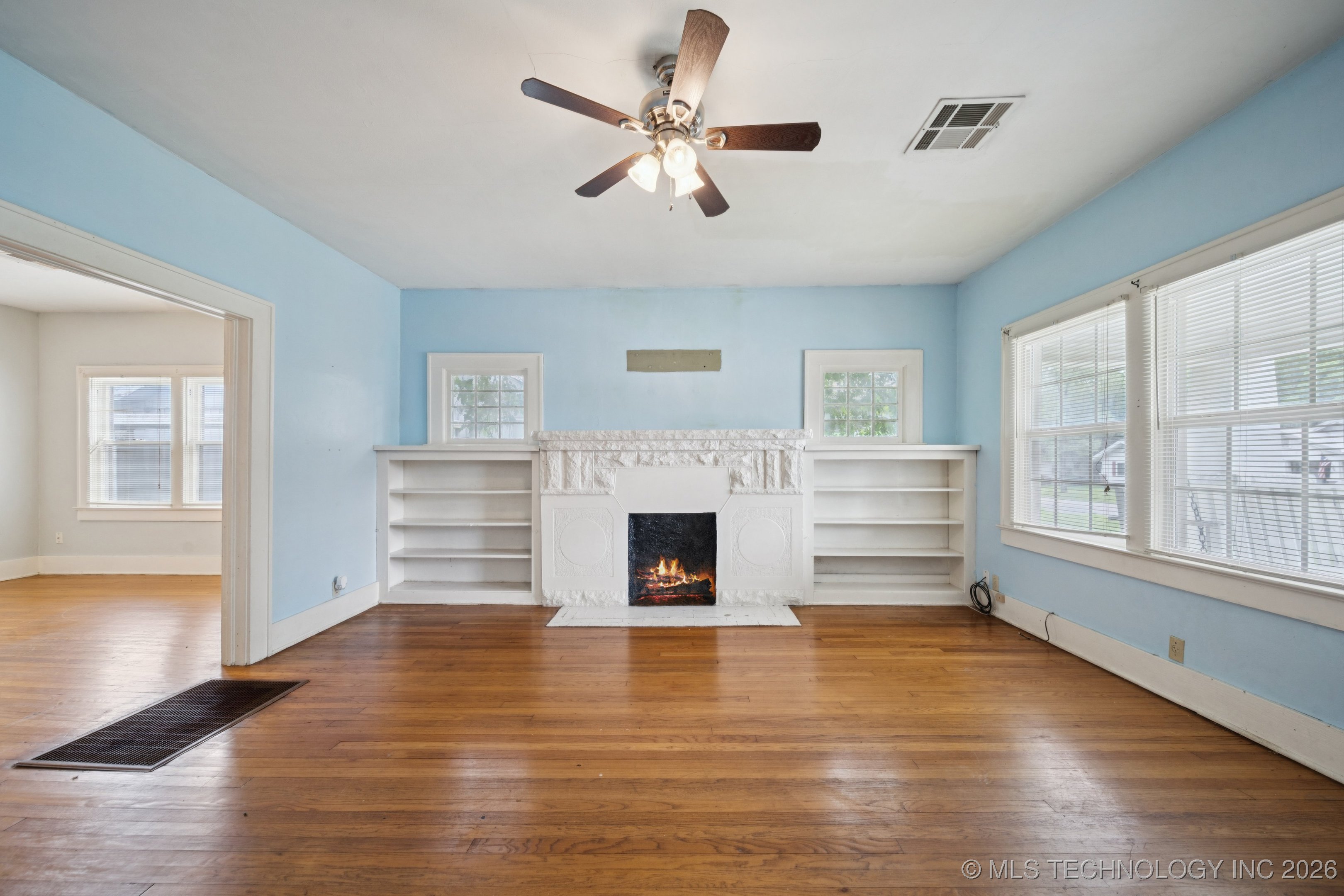 1414 E 8th Street Property Photo 6