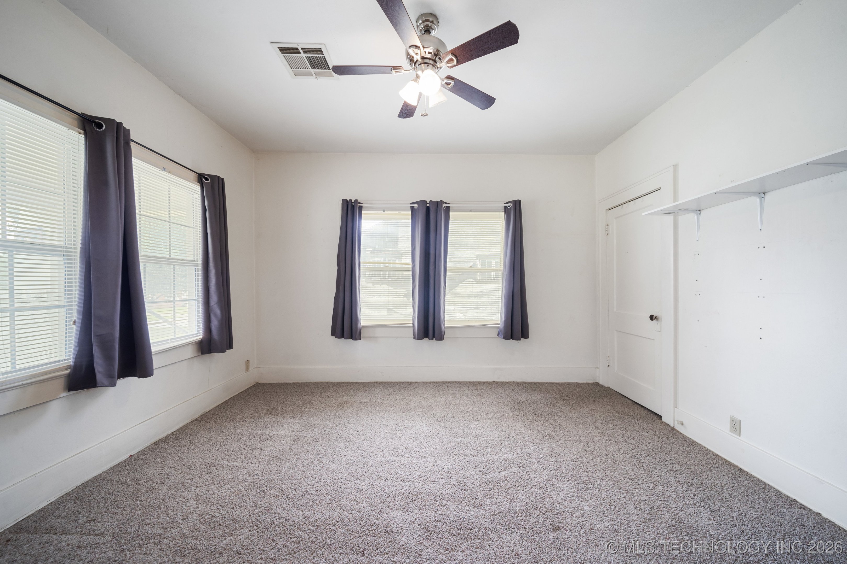 1414 E 8th Street Property Photo 15