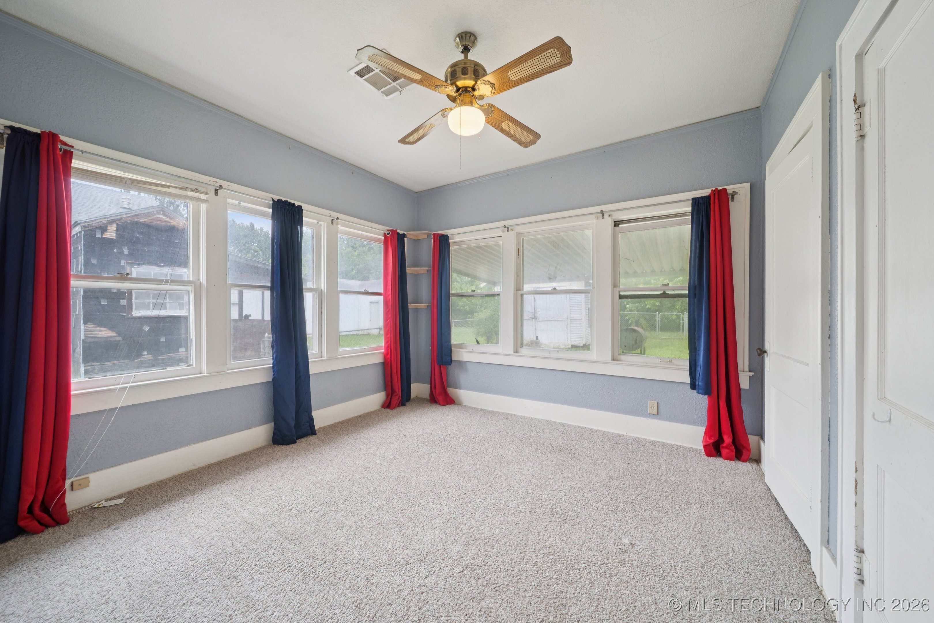 1414 E 8th Street Property Photo 21