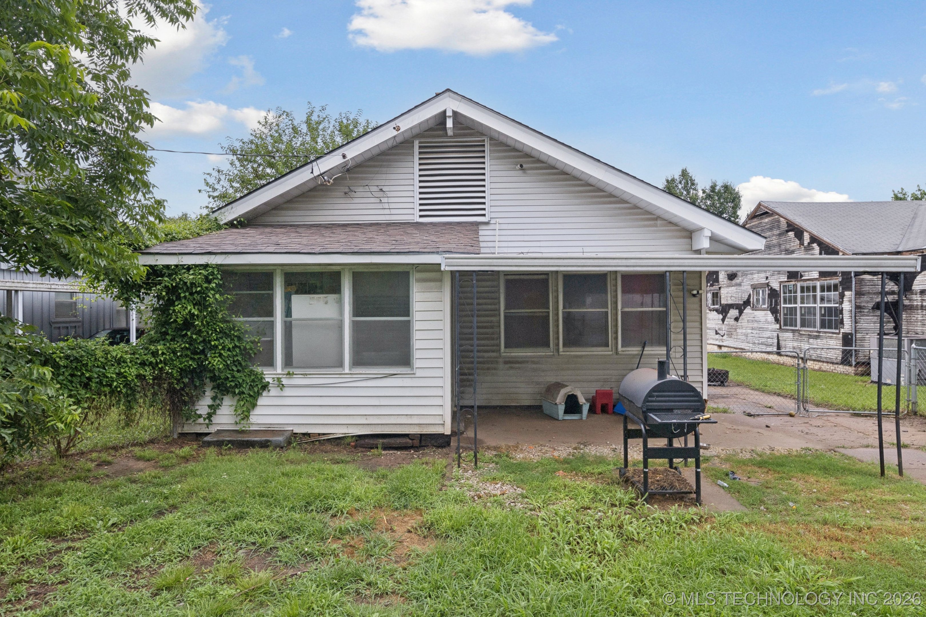 1414 E 8th Street Property Photo 23