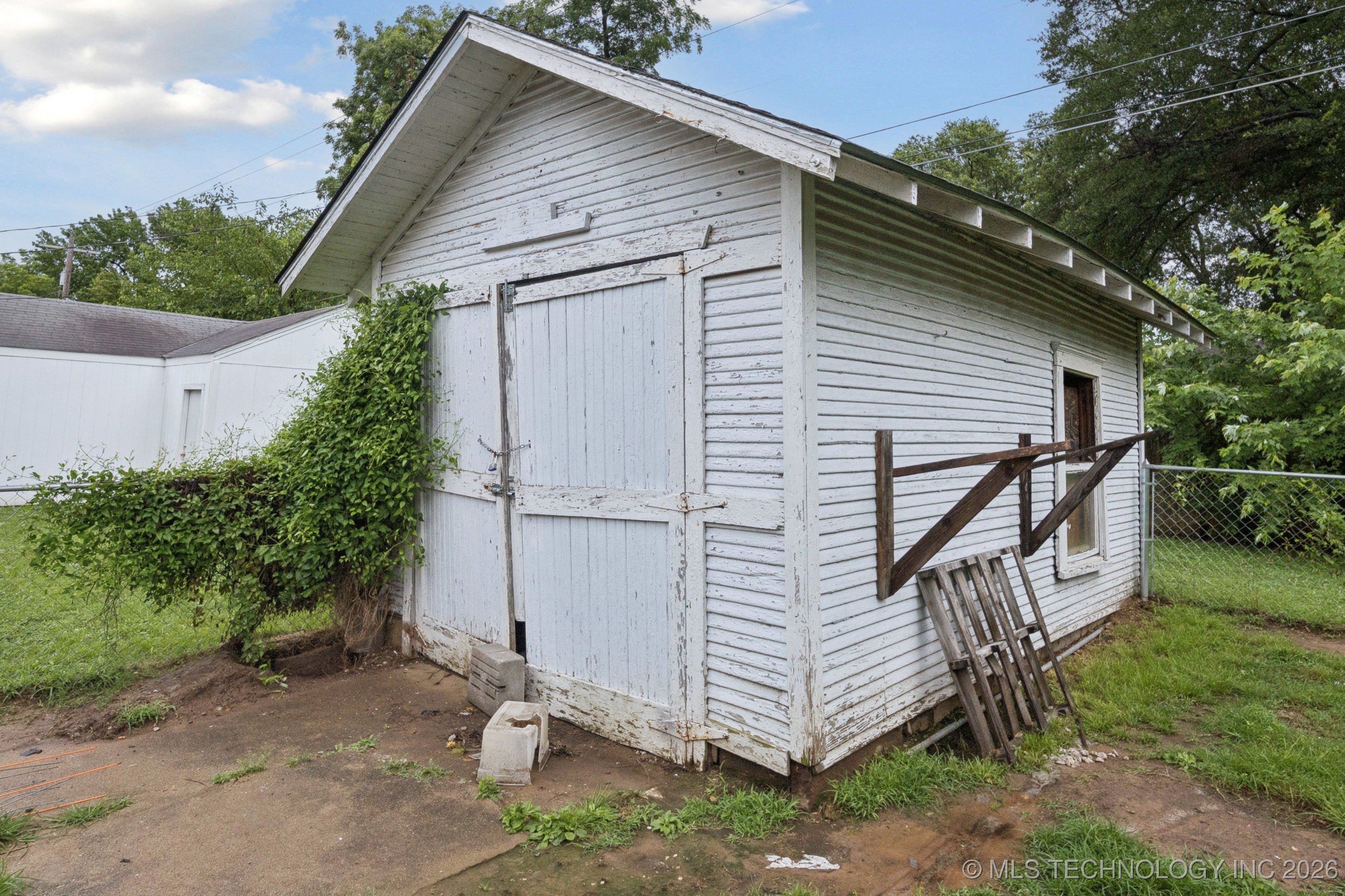 1414 E 8th Street Property Photo 24