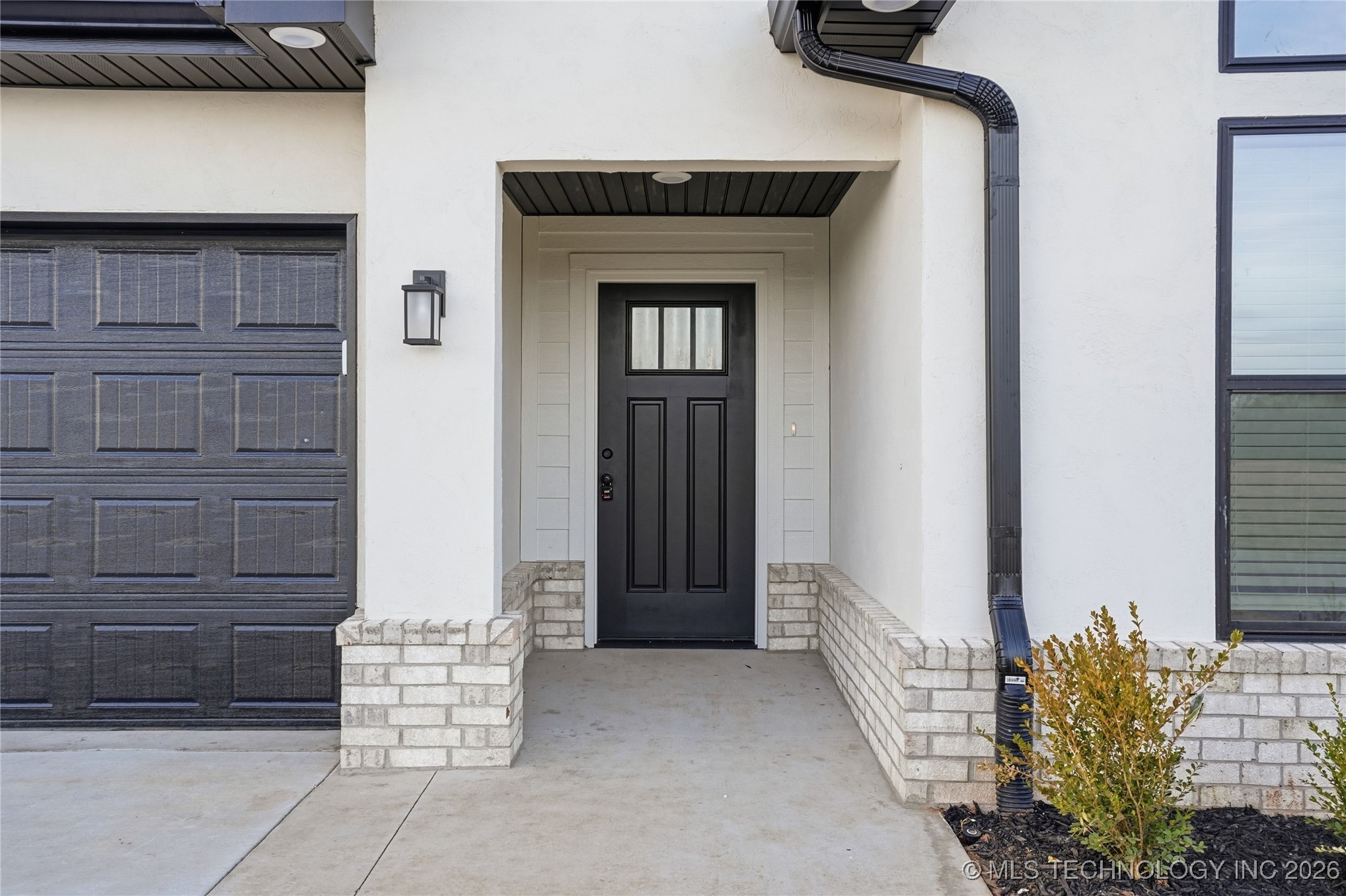 2052 E 128th Place S Property Photo 4