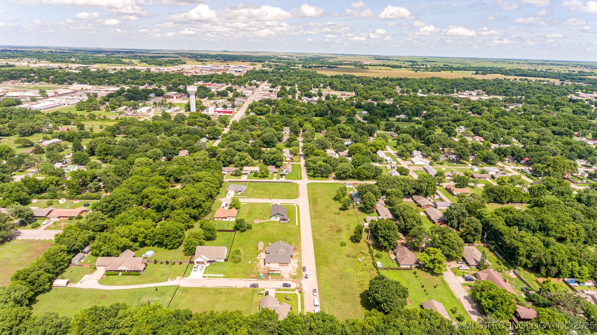 703 Sooner Place Property Photo 9