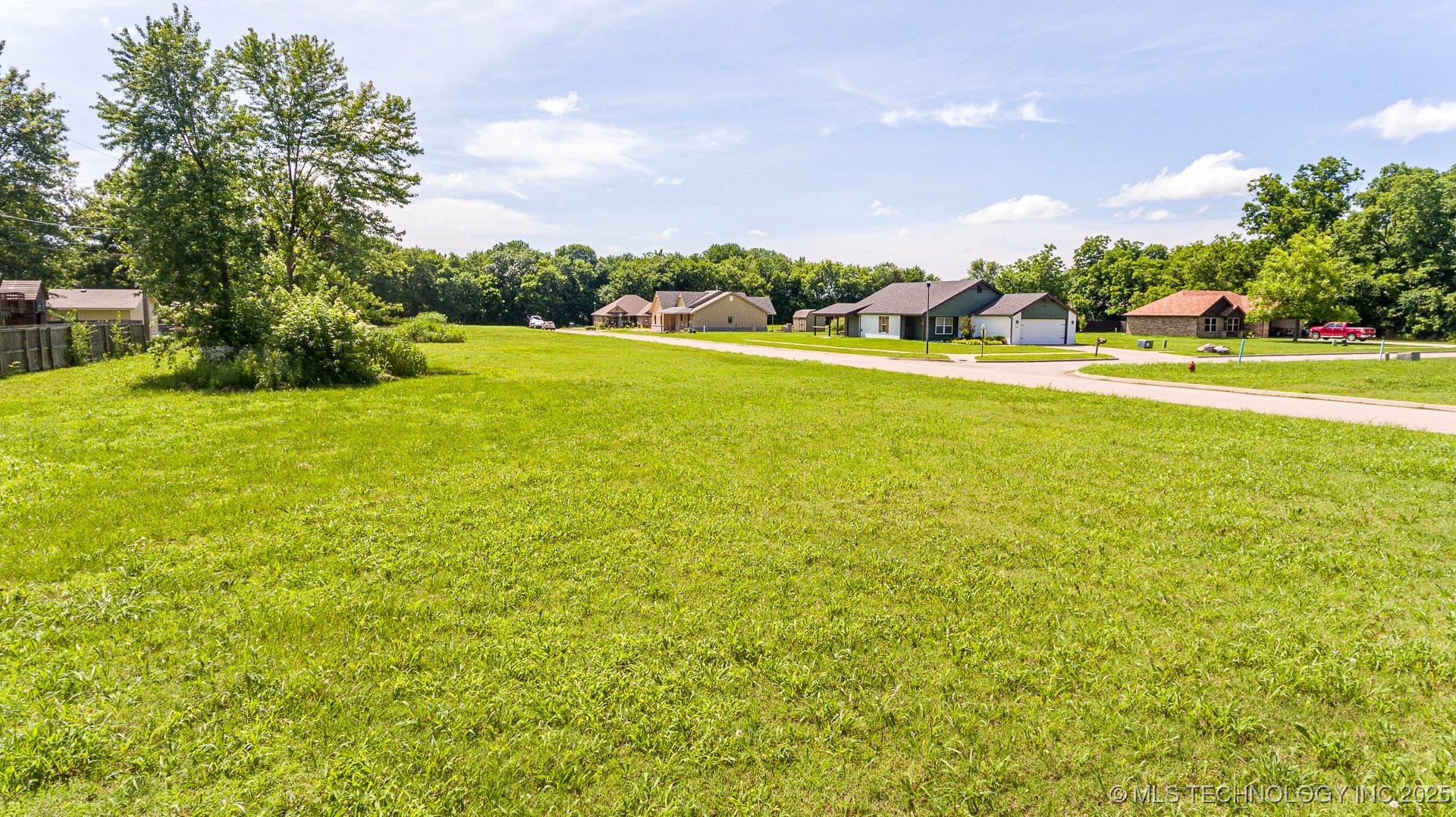 703 Sooner Place Property Photo 13