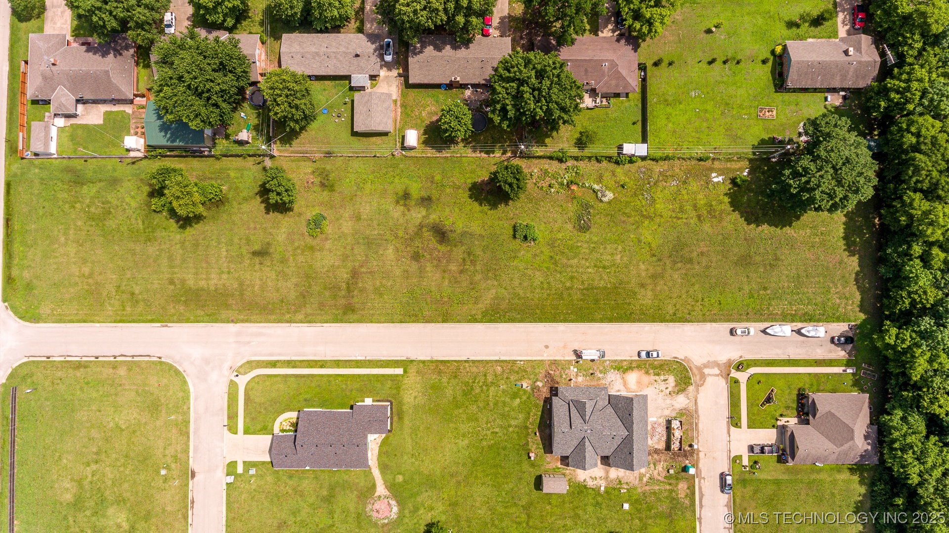 705 Sooner Place Property Photo 7