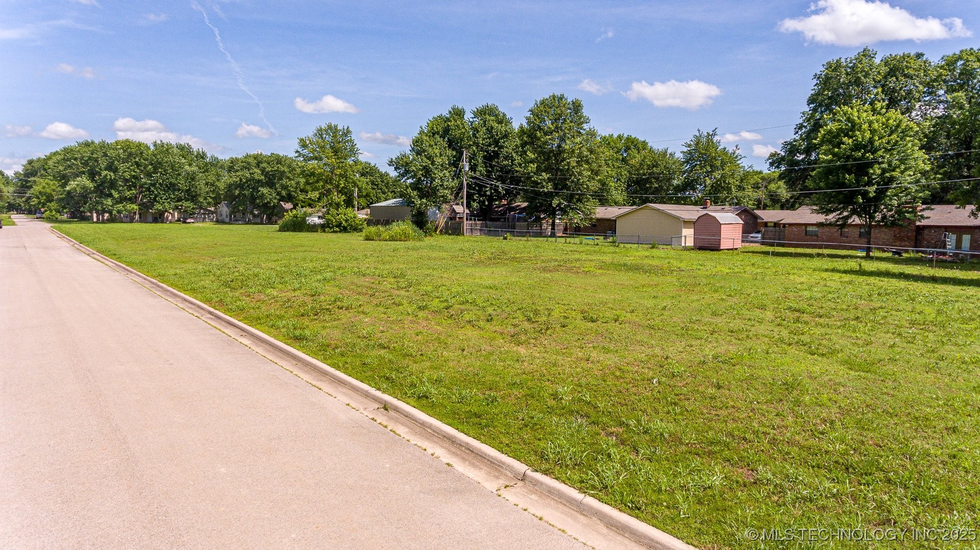 705 Sooner Place Property Photo 11