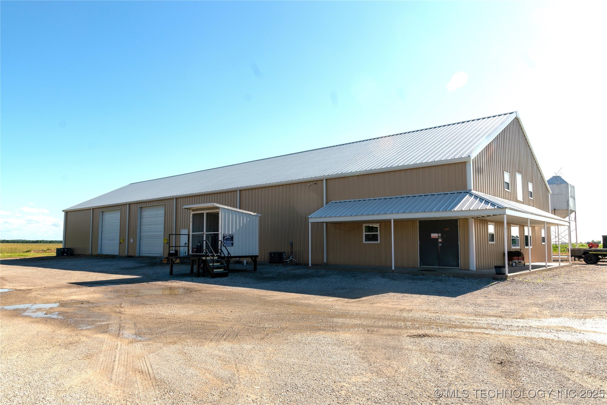 444739 E Hwy 60 Property Photo 3