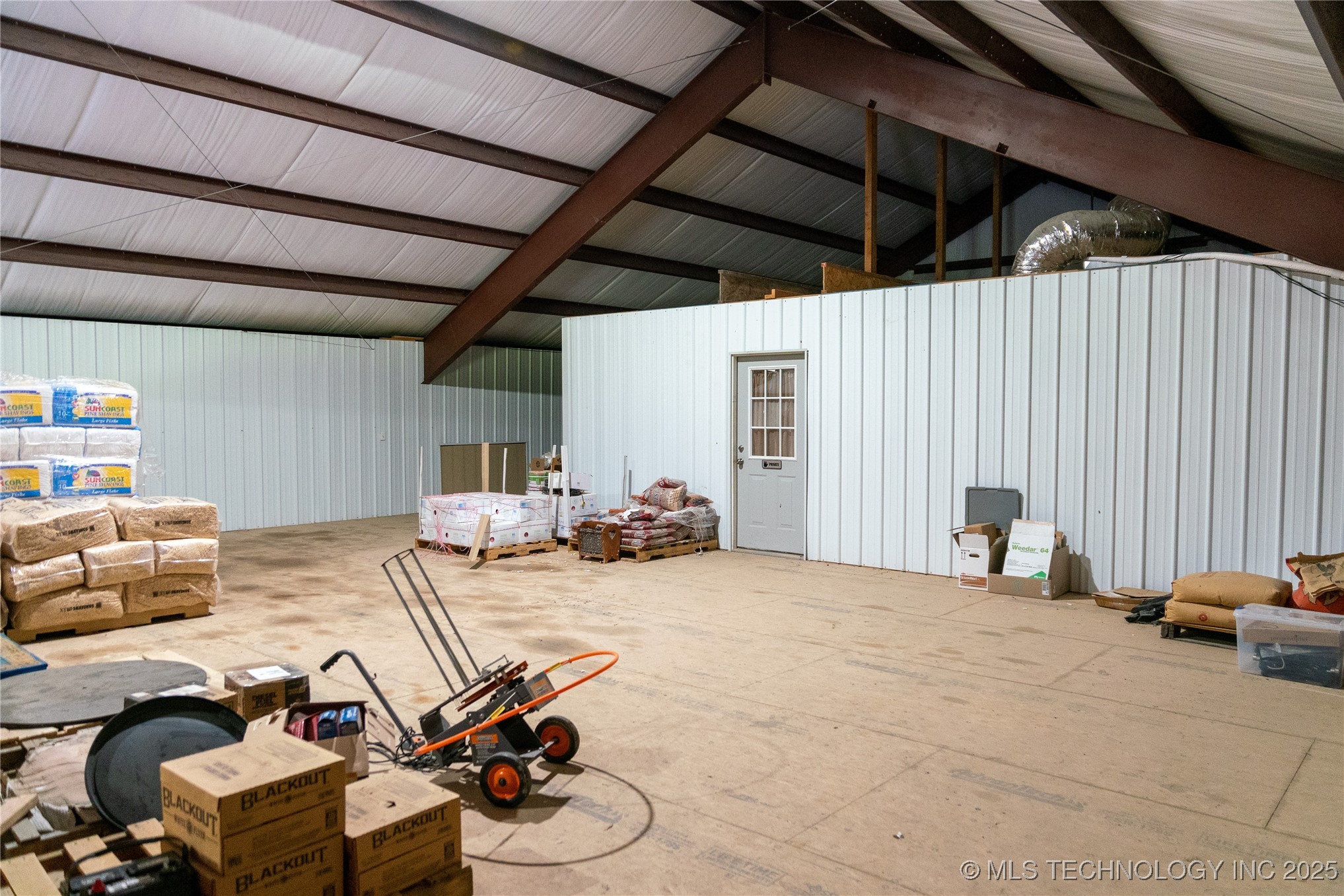 444739 E Hwy 60 Property Photo 6