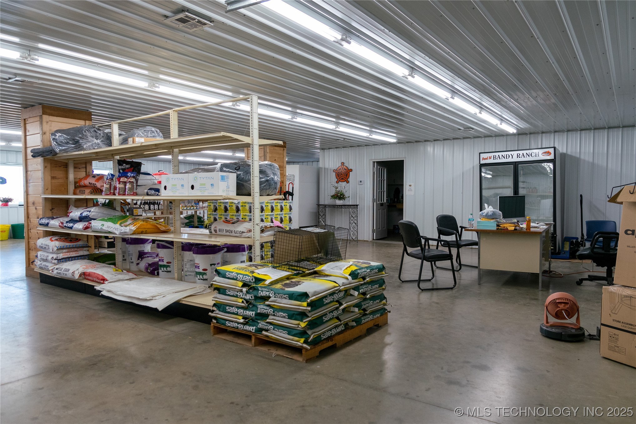 444739 E Hwy 60 Property Photo 7