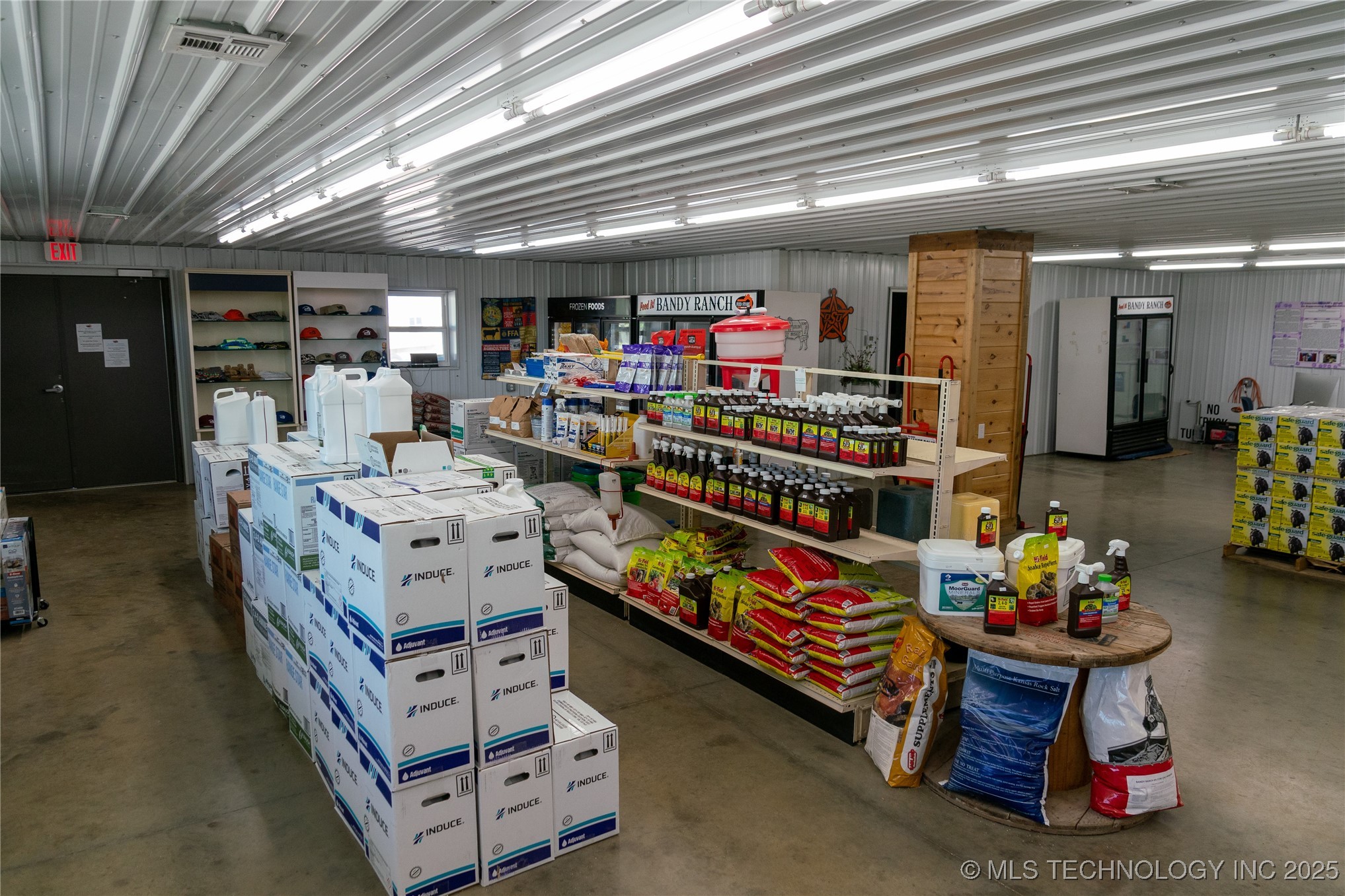 444739 E Hwy 60 Property Photo 8