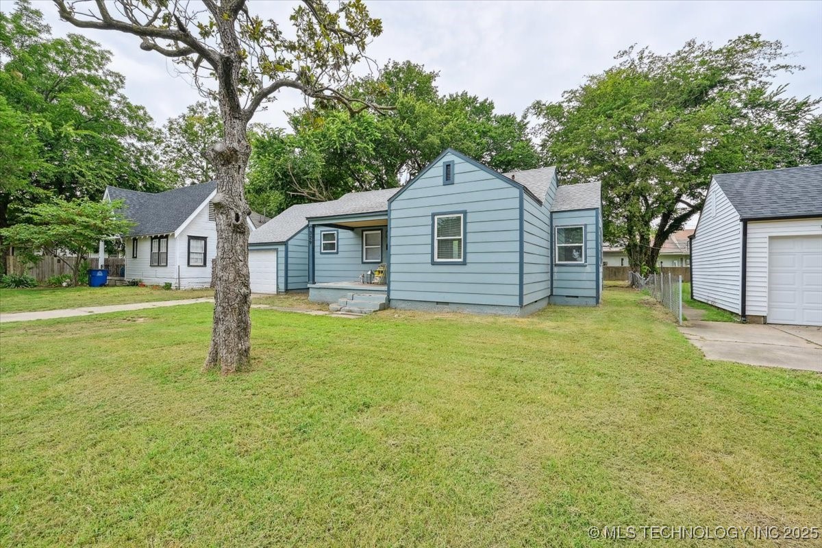 329 E Zion Place Property Photo 2