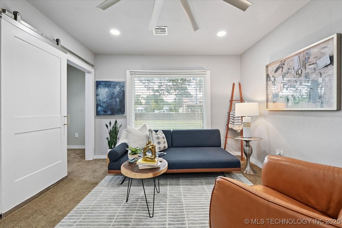 329 E Zion Place Property Photo 7