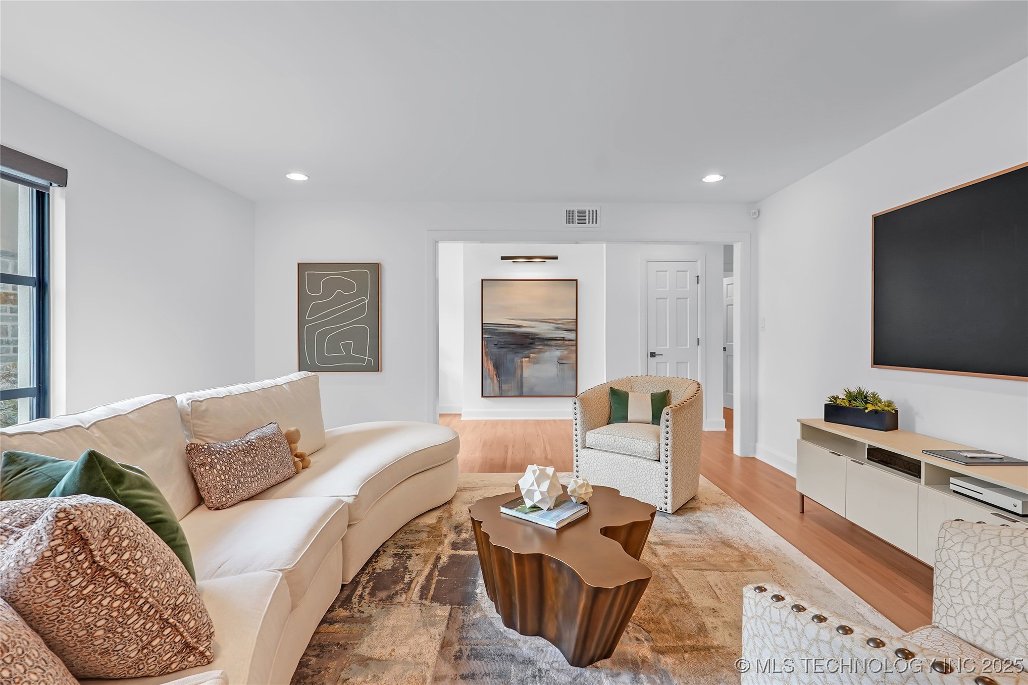 2227 E 26th Place Property Photo 8