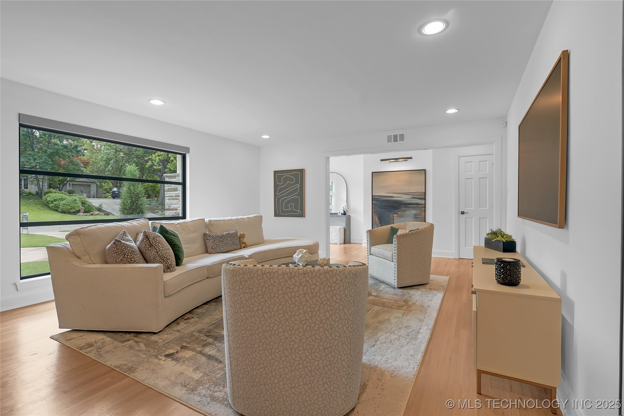 2227 E 26th Place Property Photo 9