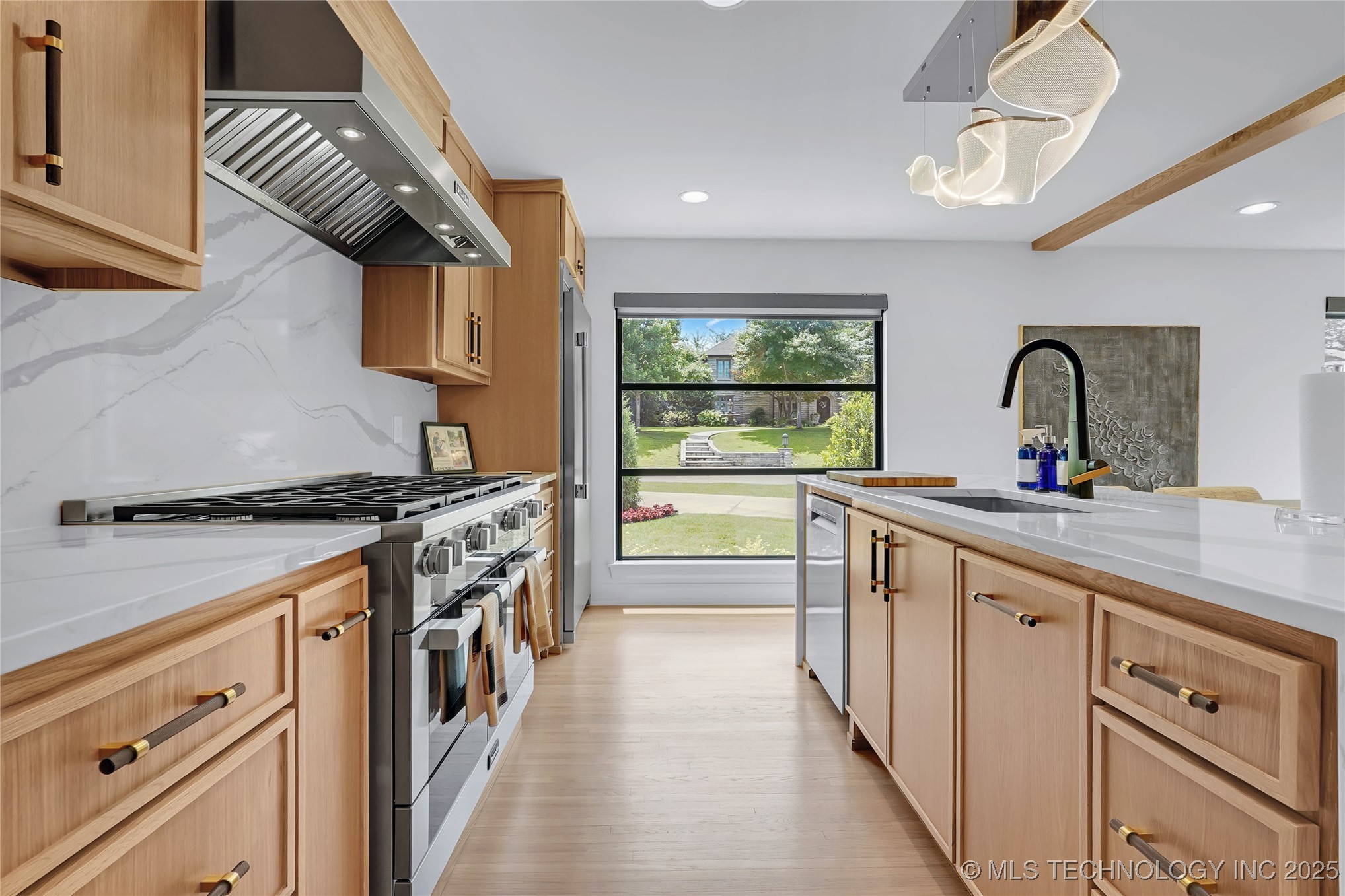 2227 E 26th Place Property Photo 11