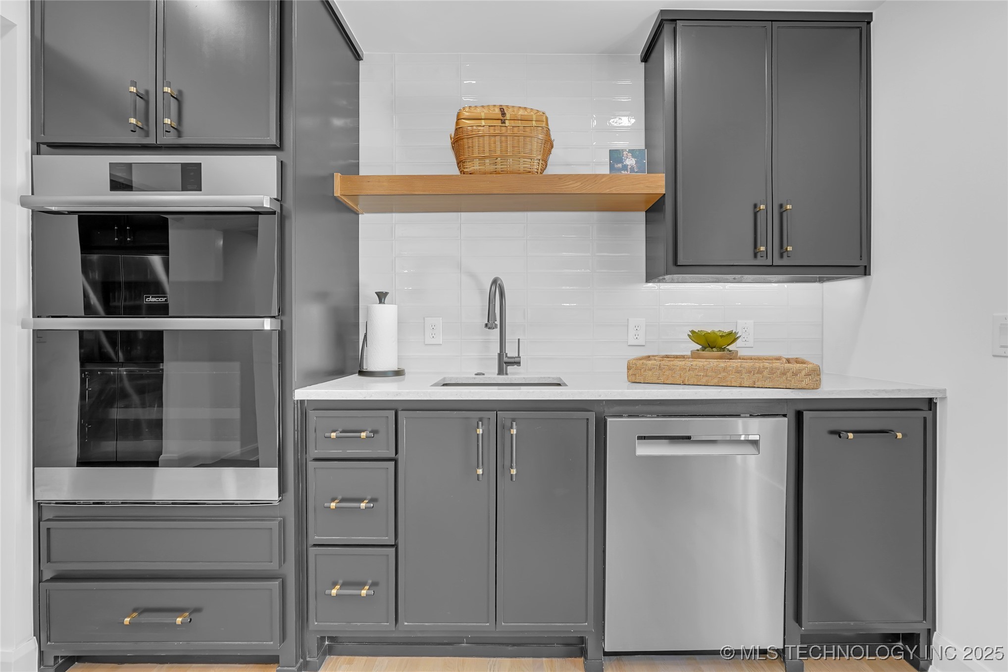 2227 E 26th Place Property Photo 17