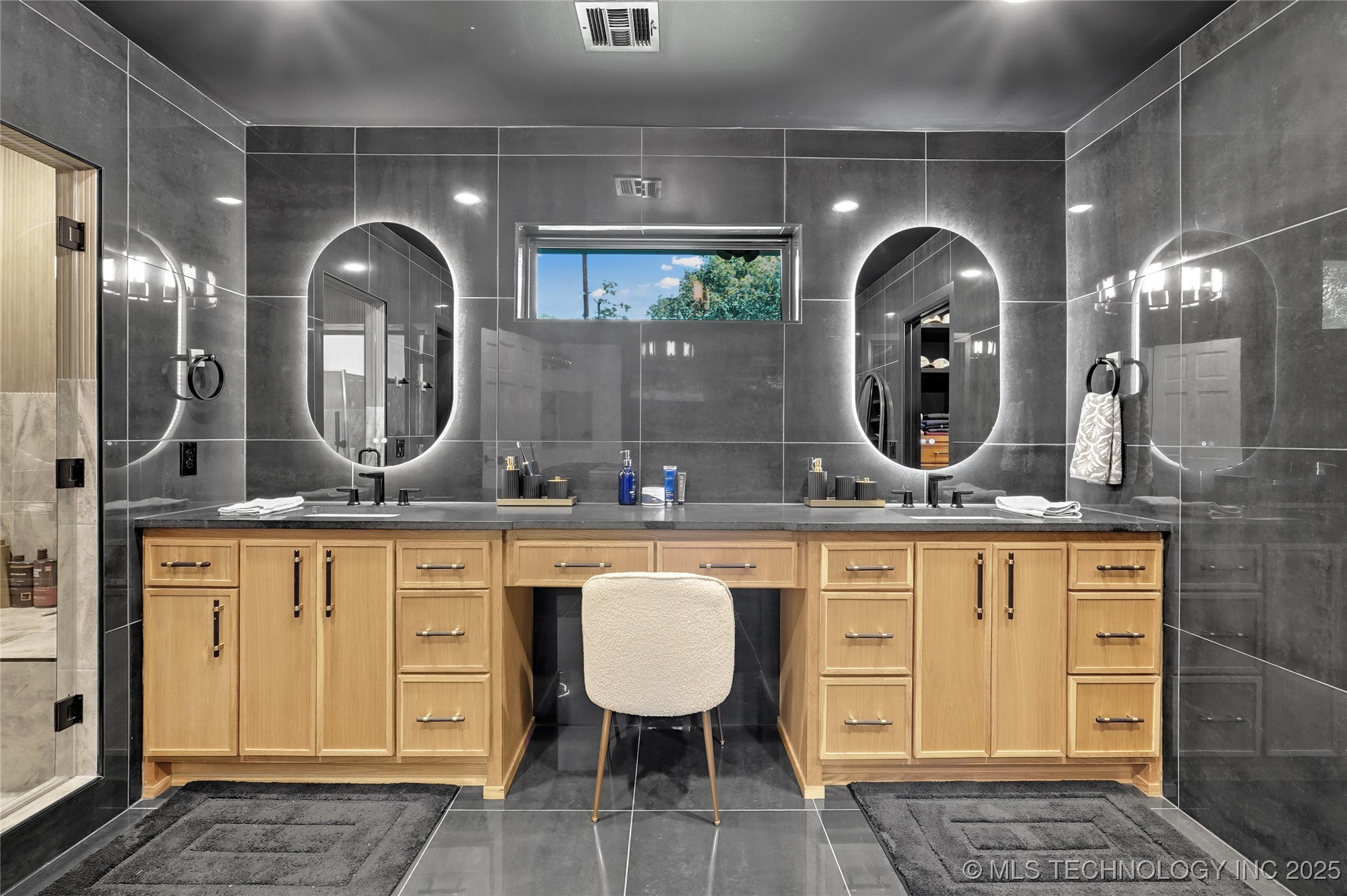 2227 E 26th Place Property Photo 21