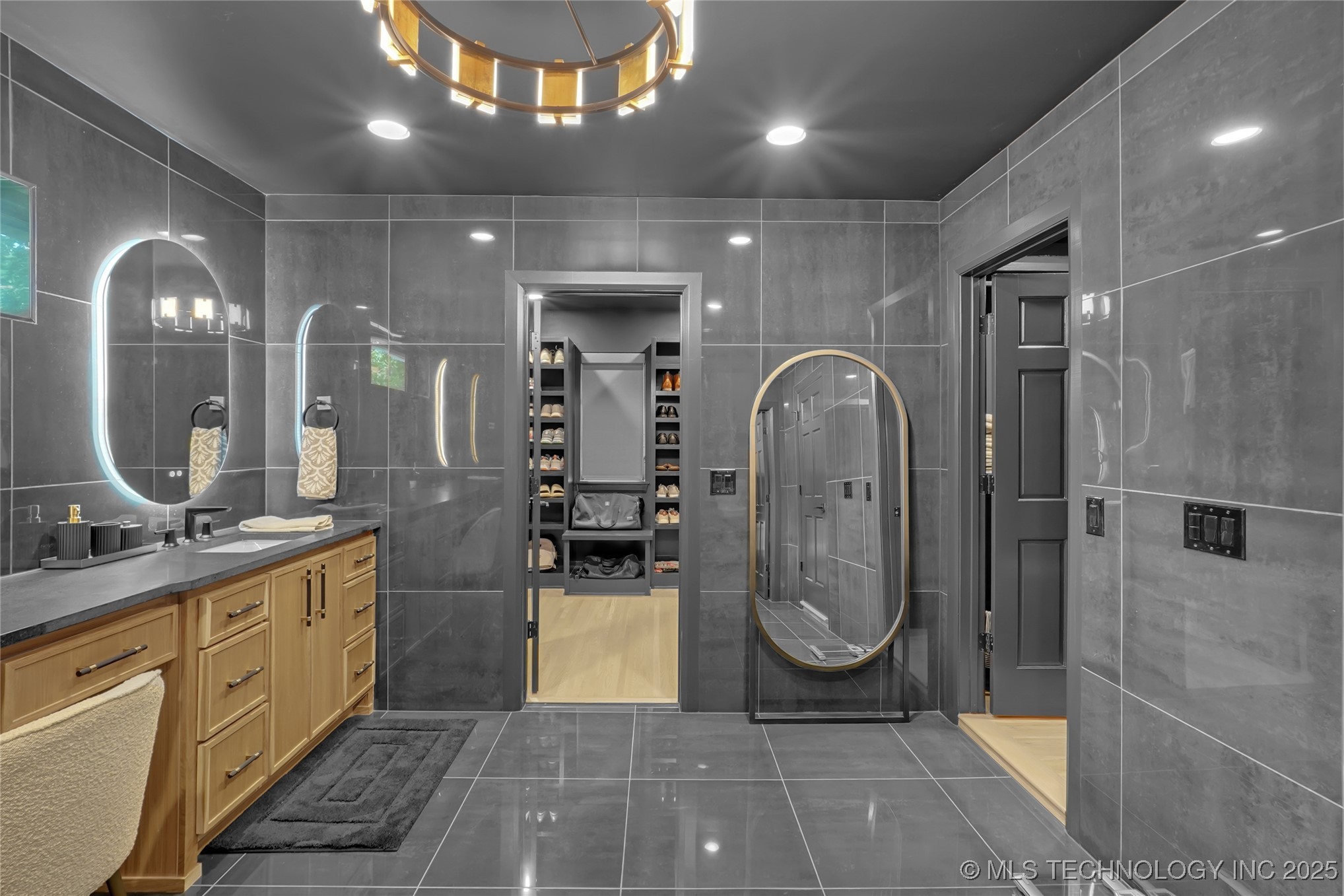 2227 E 26th Place Property Photo 23