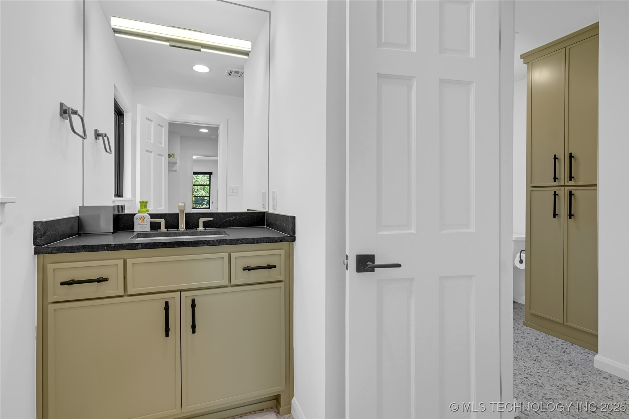 2227 E 26th Place Property Photo 36