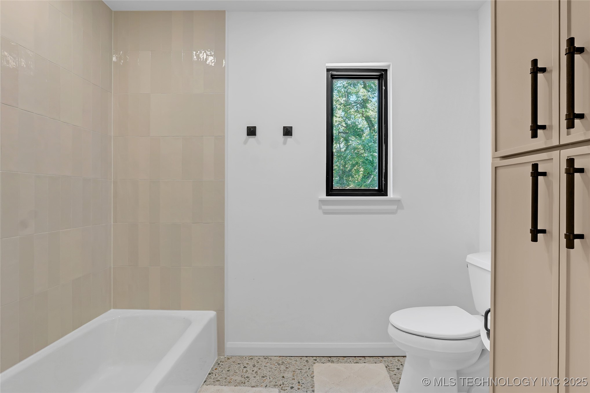 2227 E 26th Place Property Photo 39