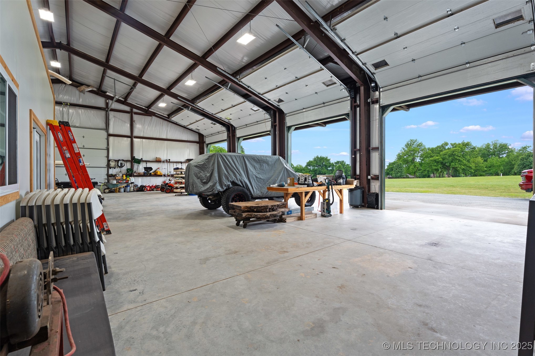 602 W 39th Street Property Photo 3