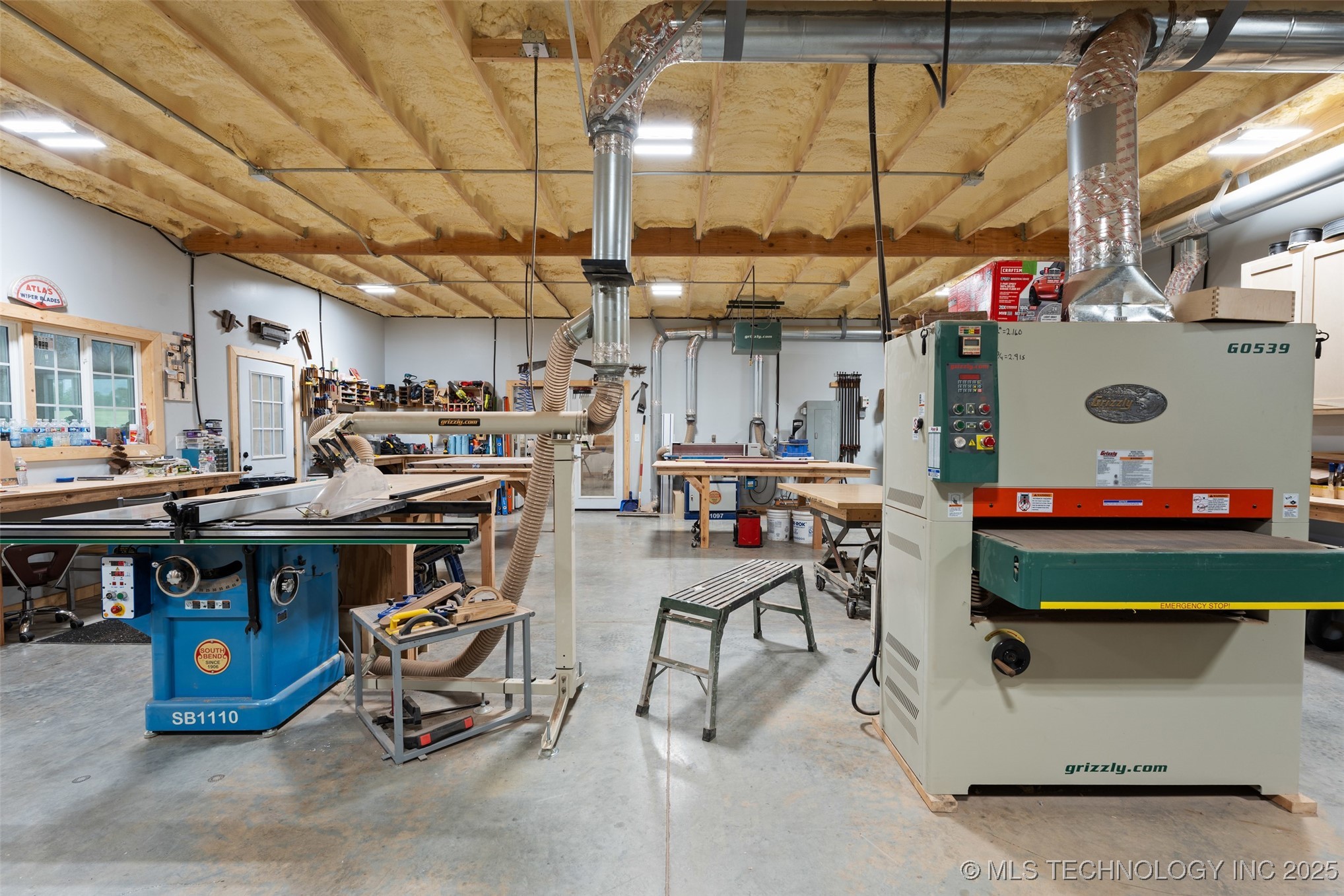 602 W 39th Street Property Photo 8