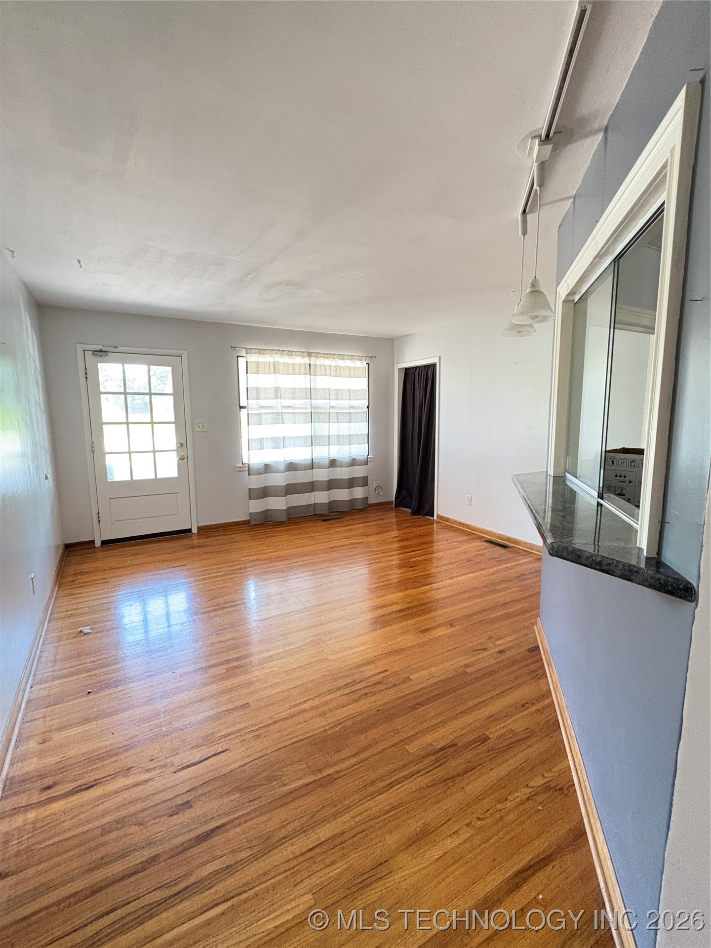 1239 W Main Street Property Photo 2