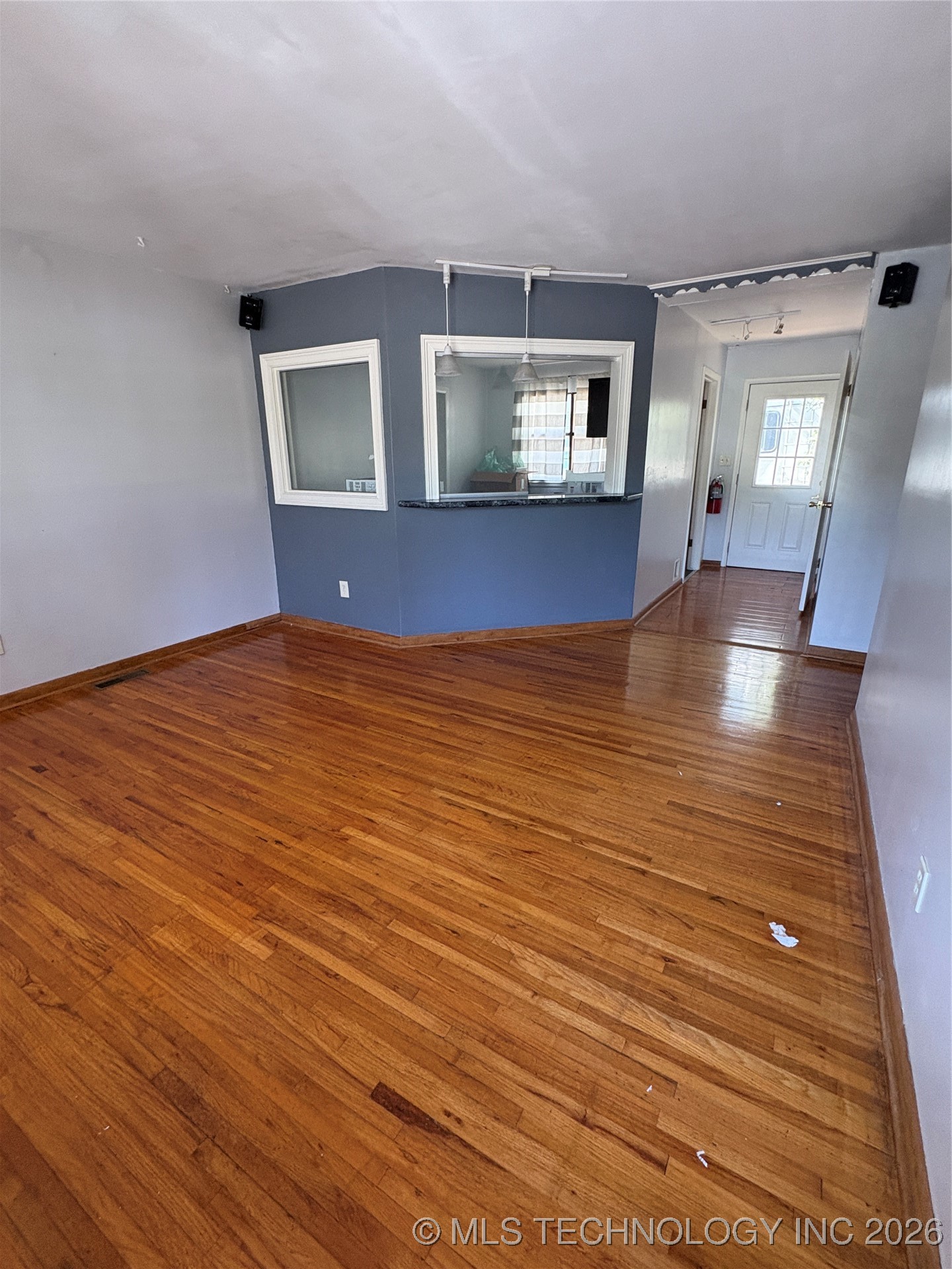 1239 W Main Street Property Photo 3