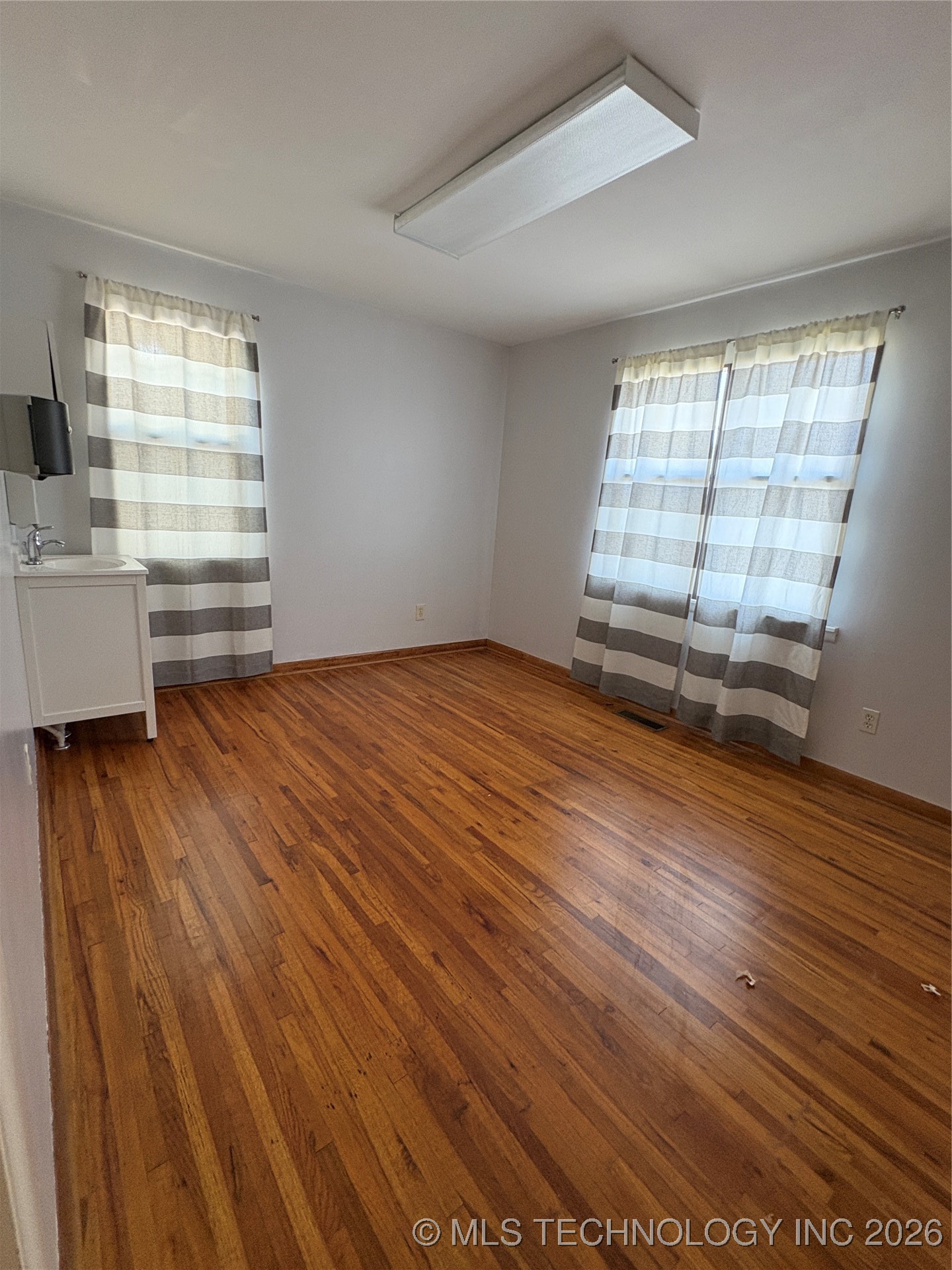 1239 W Main Street Property Photo 11