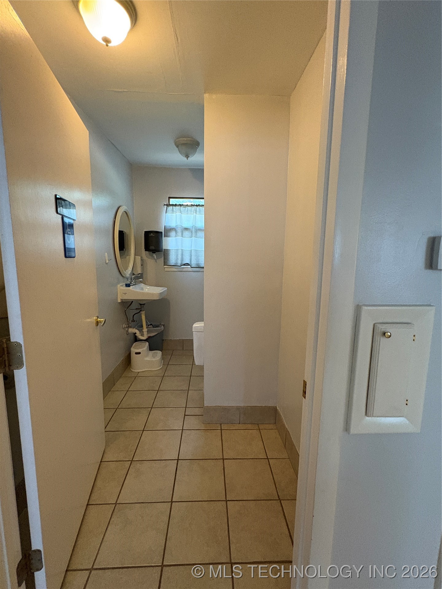 1239 W Main Street Property Photo 13