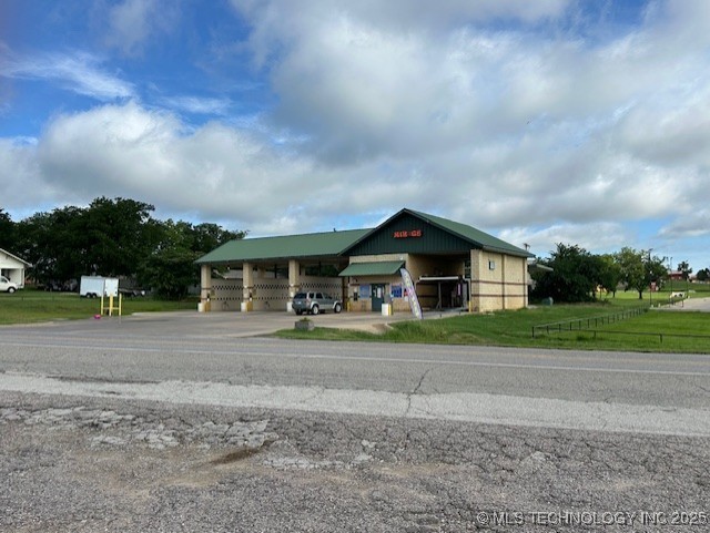 512 Highway 70 E Property Photo 2