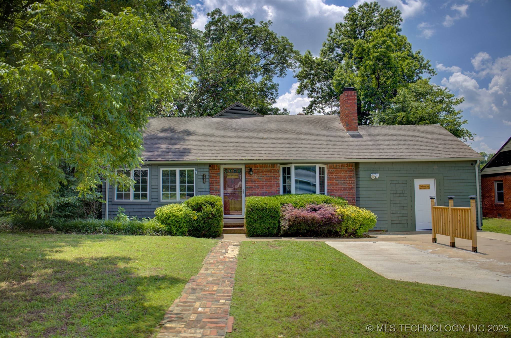 2328 S Delaware Court Property Photo 1