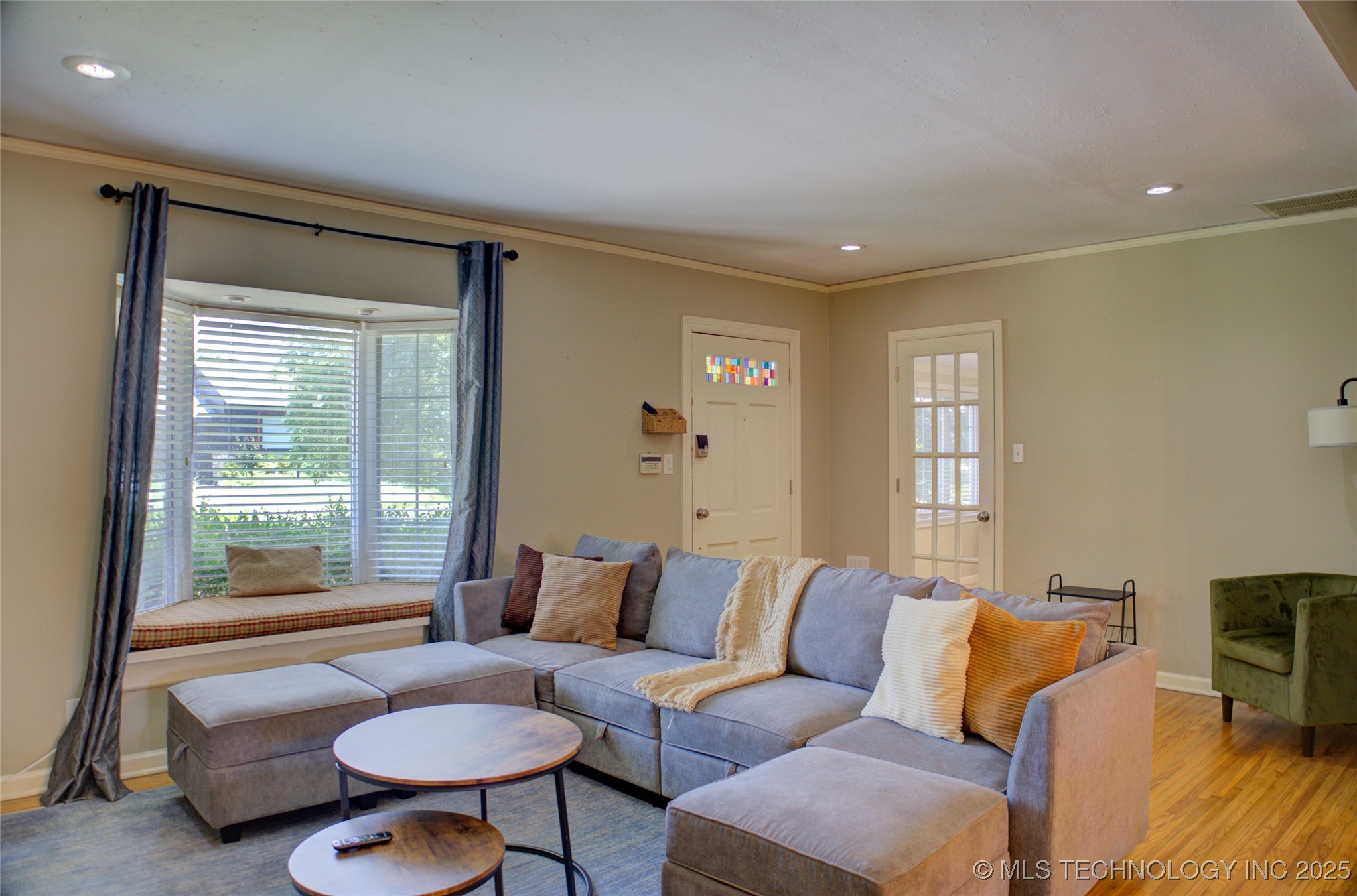 2328 S Delaware Court Property Photo 6