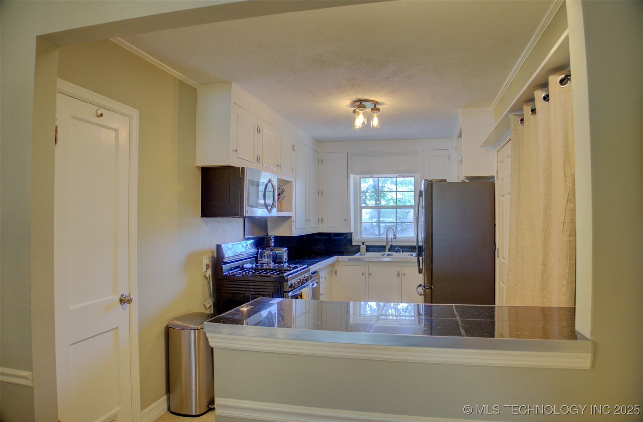 2328 S Delaware Court Property Photo 14