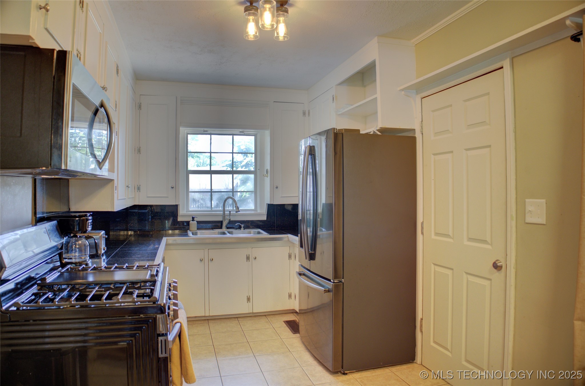 2328 S Delaware Court Property Photo 15