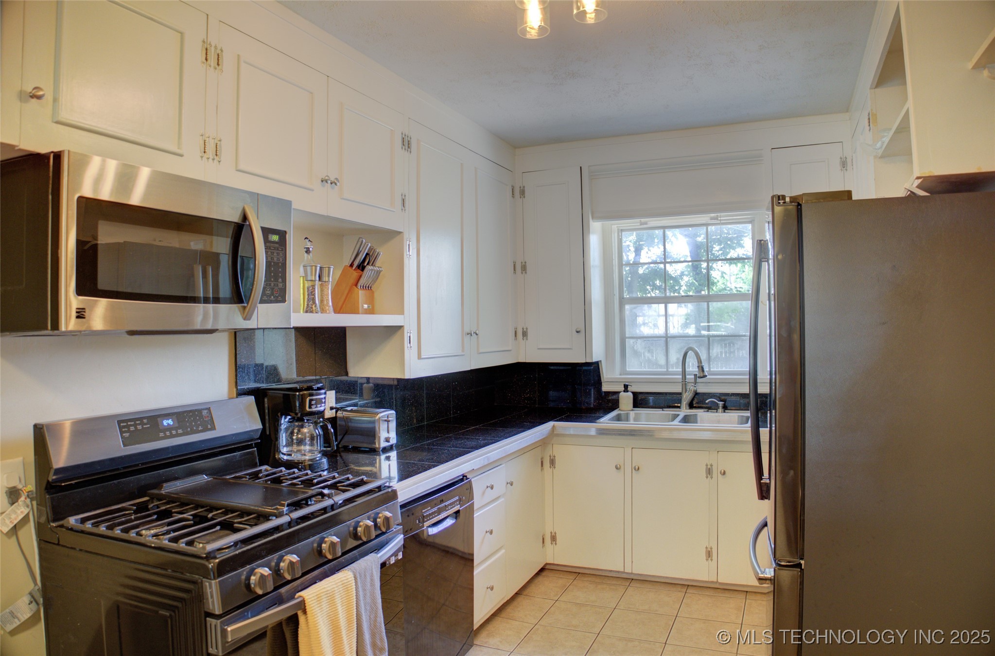 2328 S Delaware Court Property Photo 16