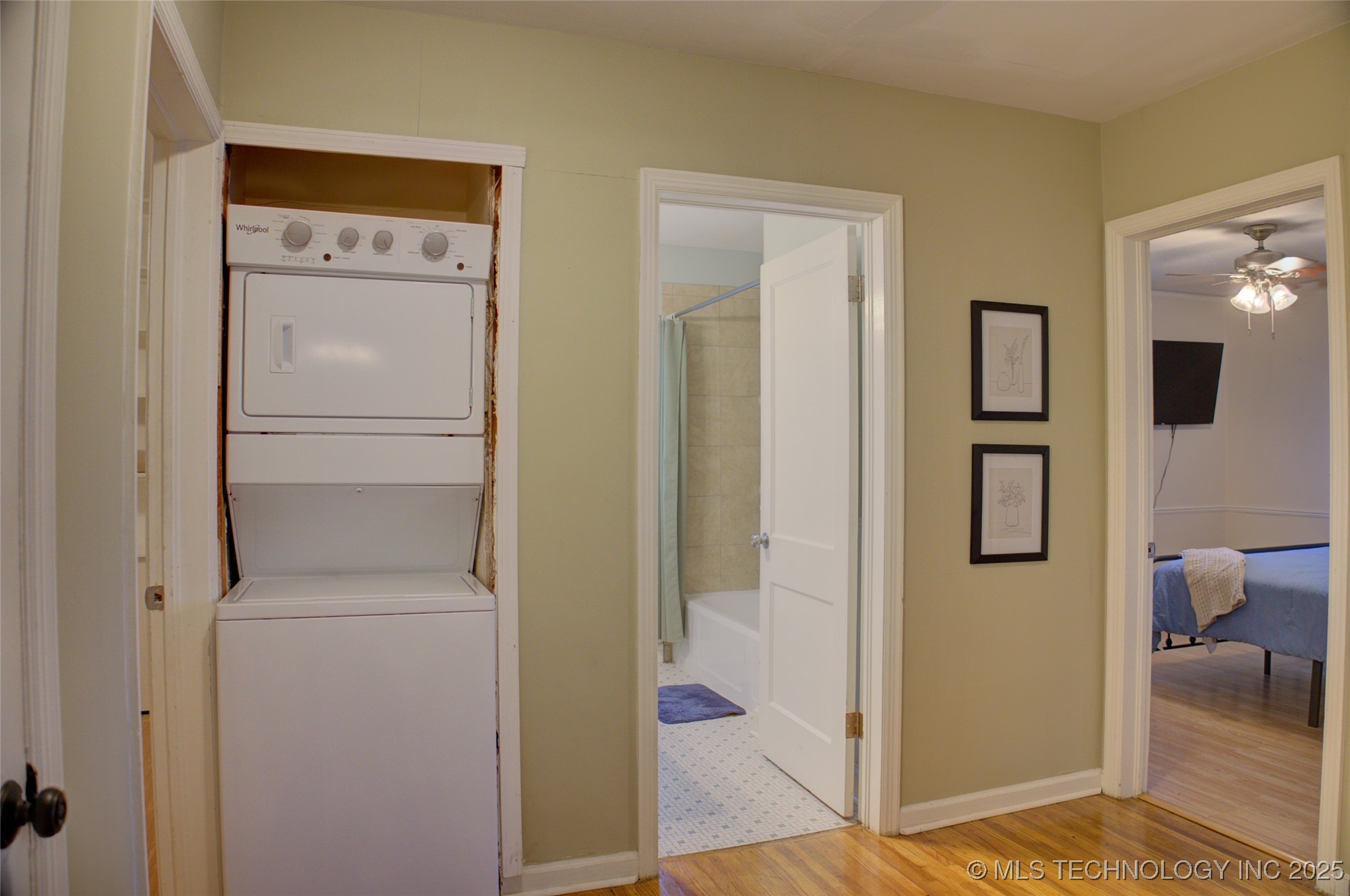 2328 S Delaware Court Property Photo 20