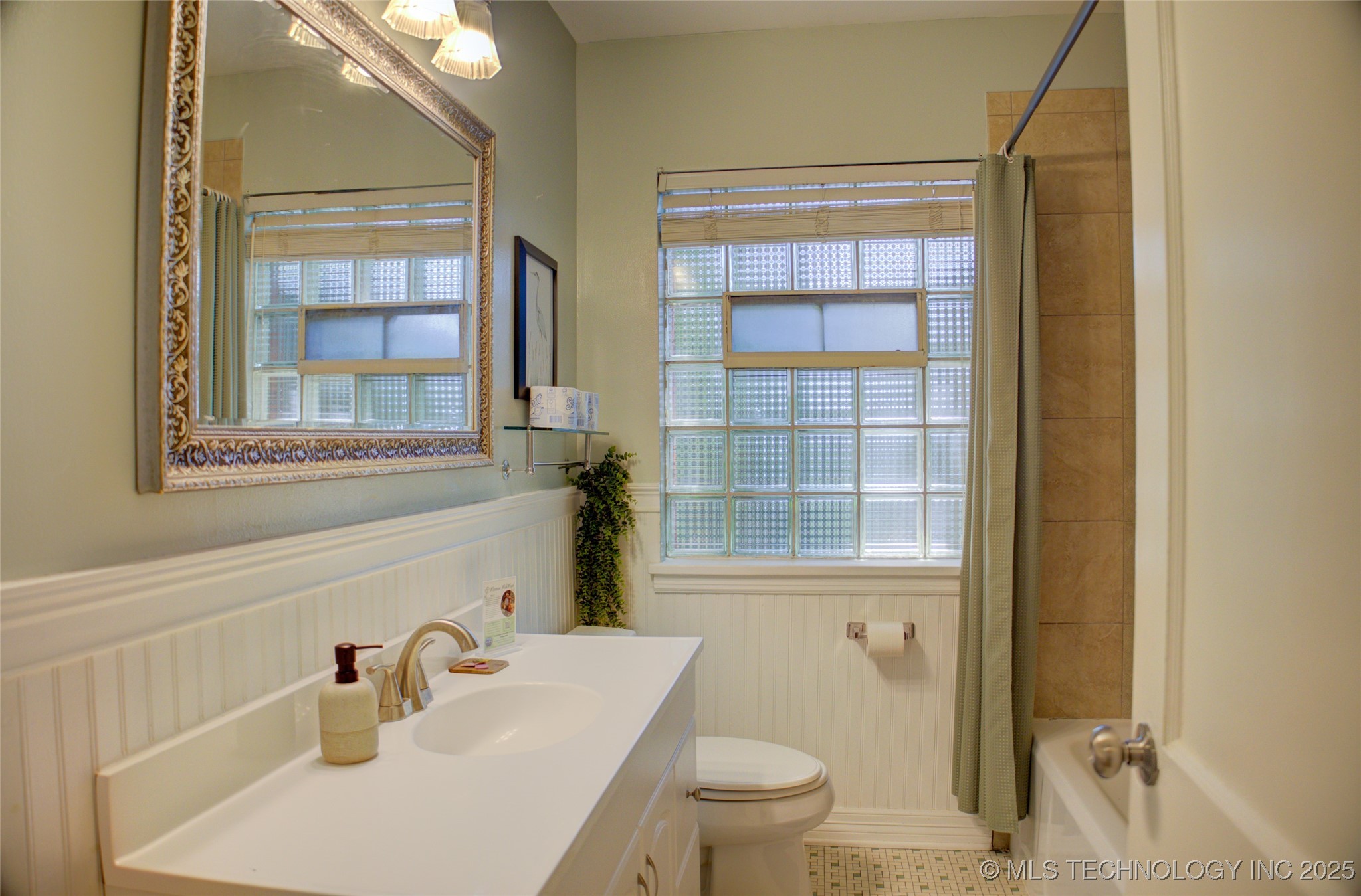 2328 S Delaware Court Property Photo 23