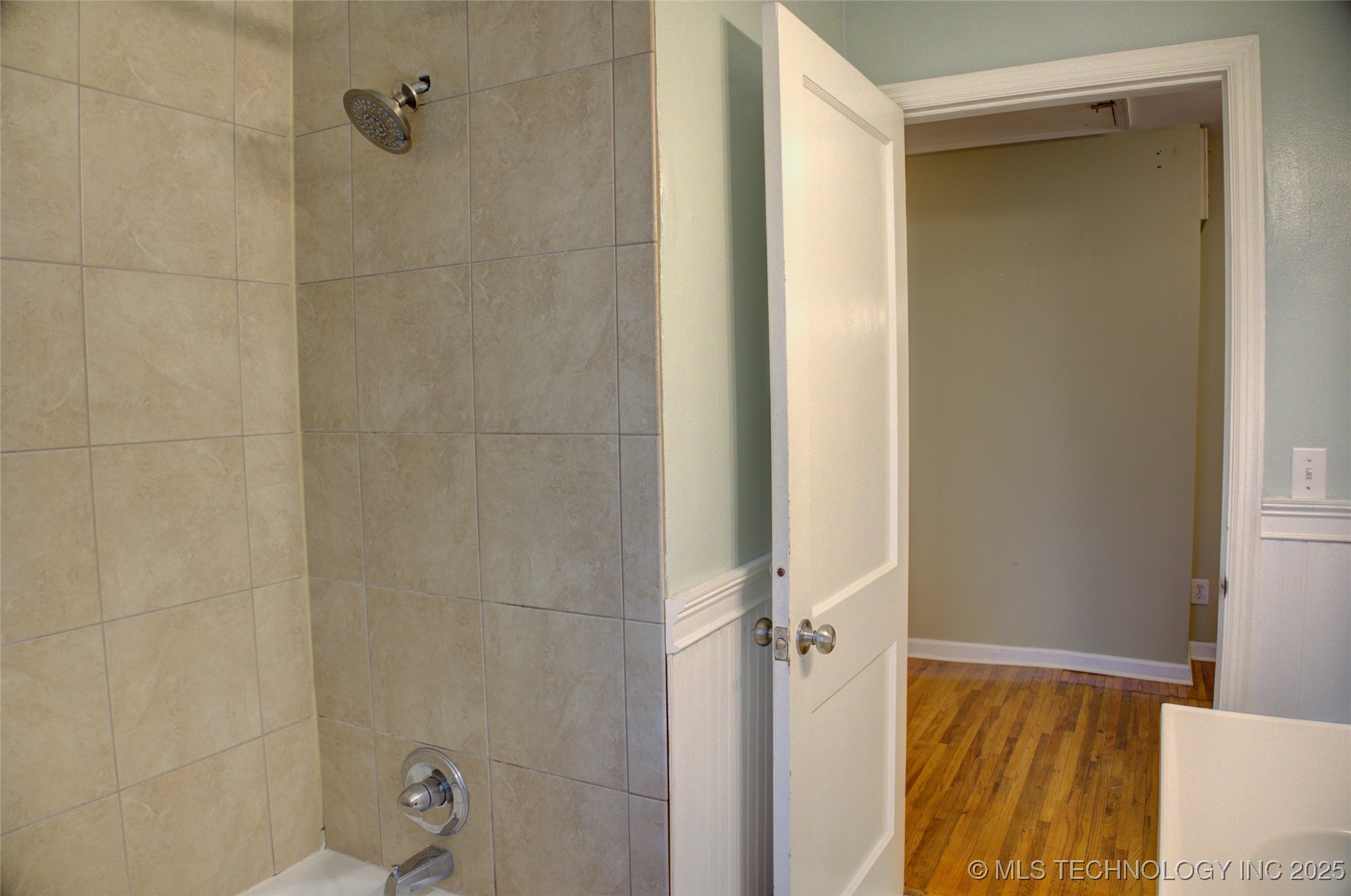 2328 S Delaware Court Property Photo 24