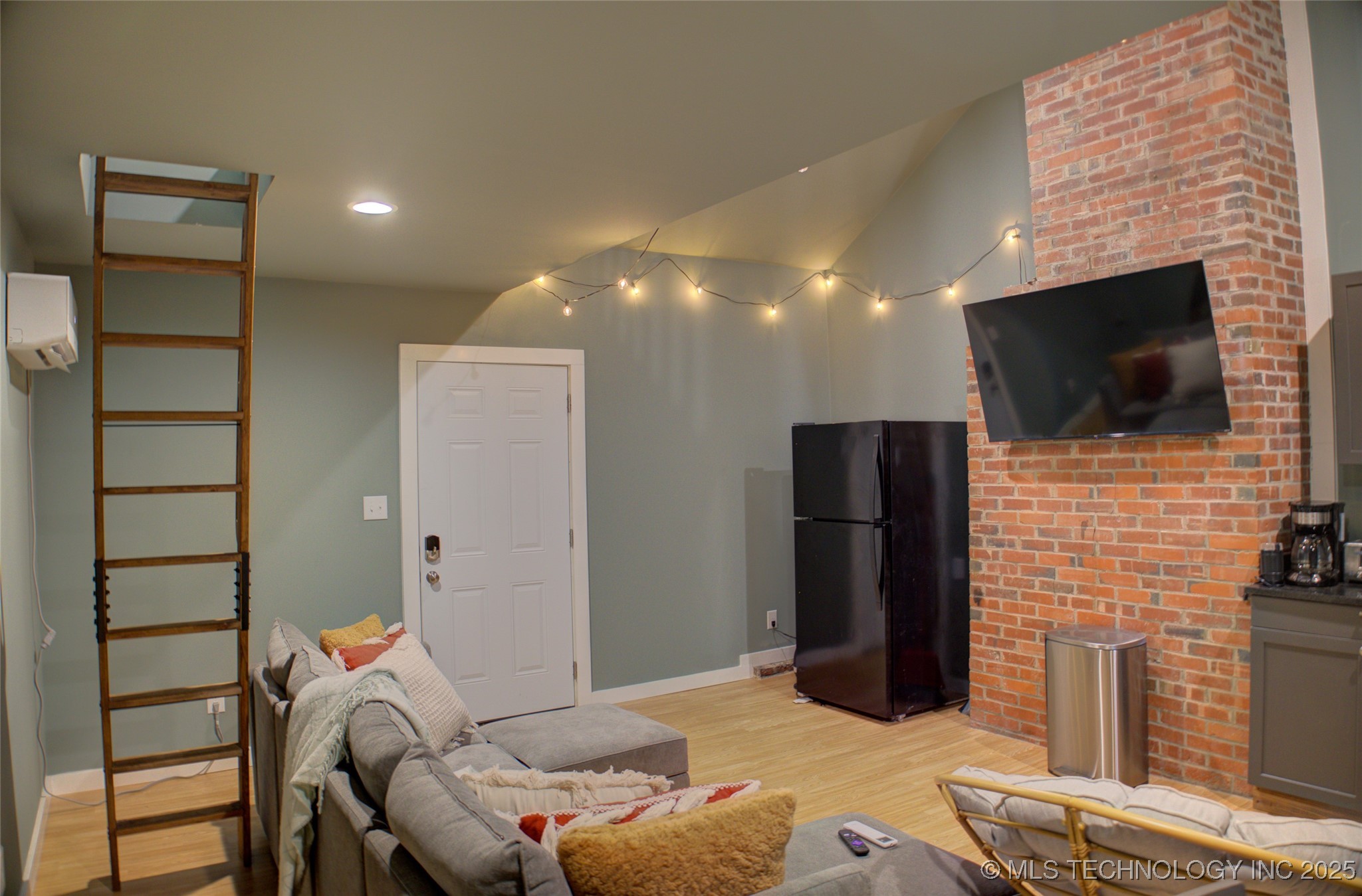 2328 S Delaware Court Property Photo 33