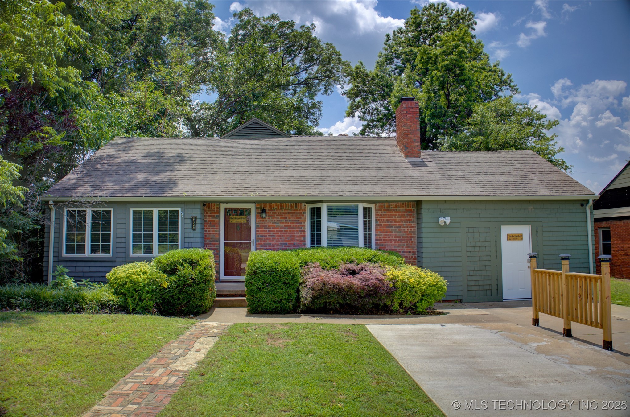 2328 S Delaware Court Property Photo 51