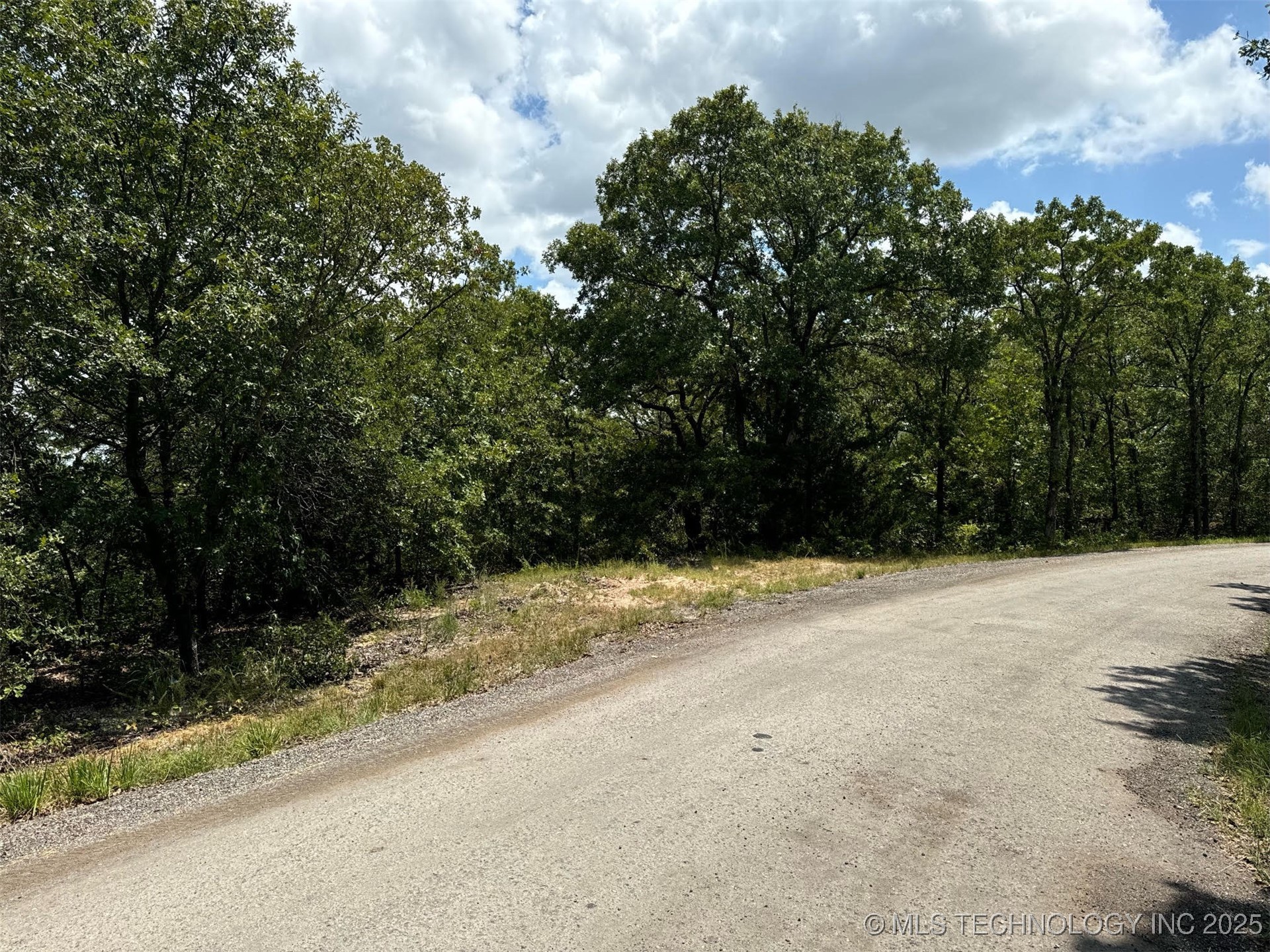 Fresno Road Property Photo 10