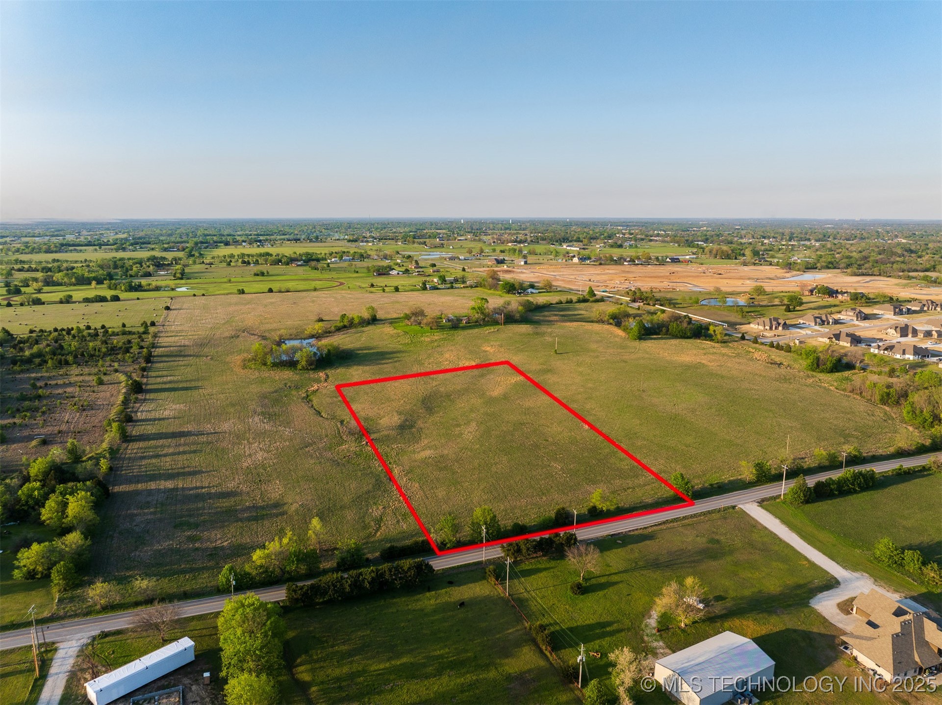 7 N Memorial Drive Property Photo 3