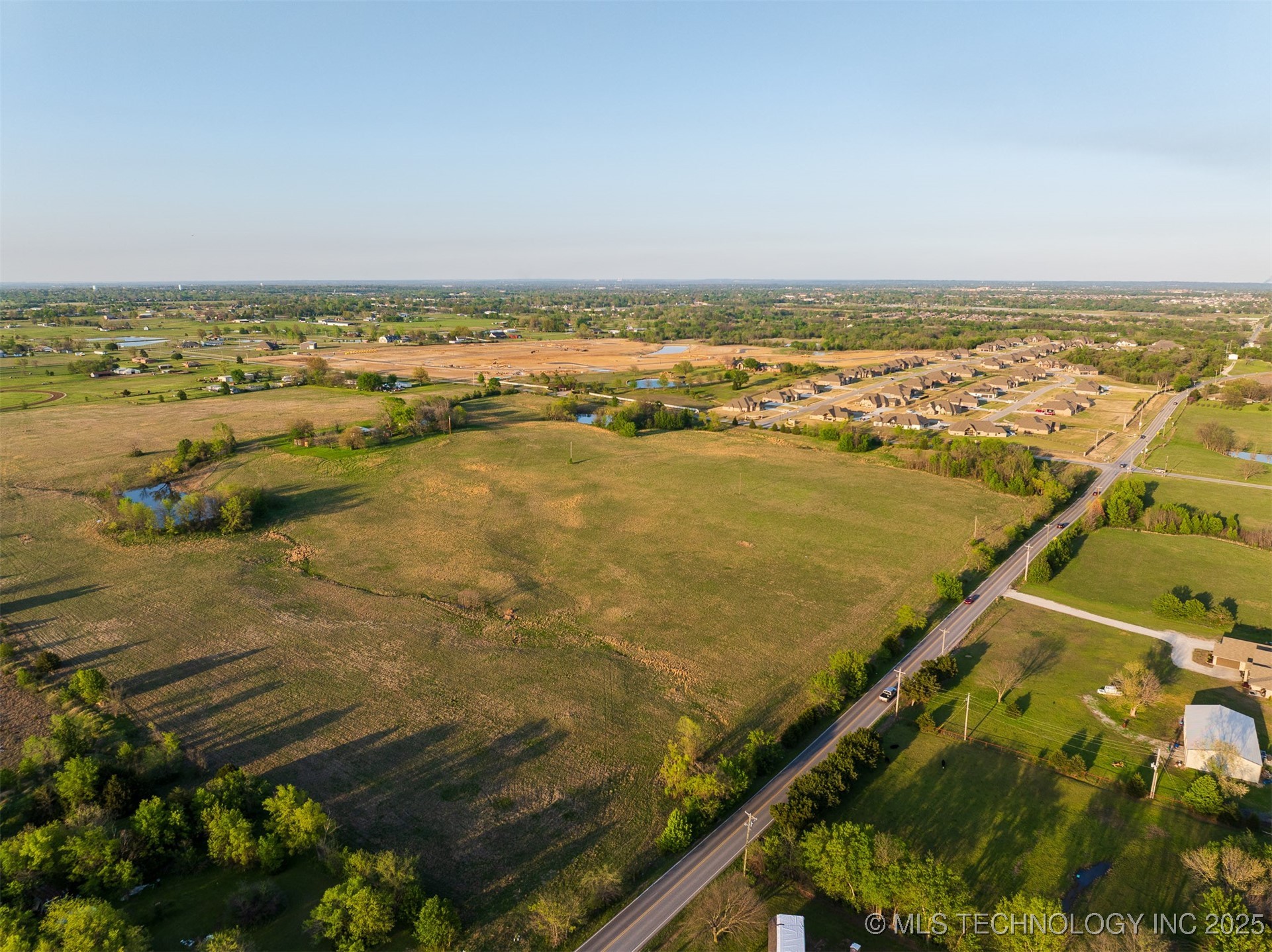 7 N Memorial Drive Property Photo 4