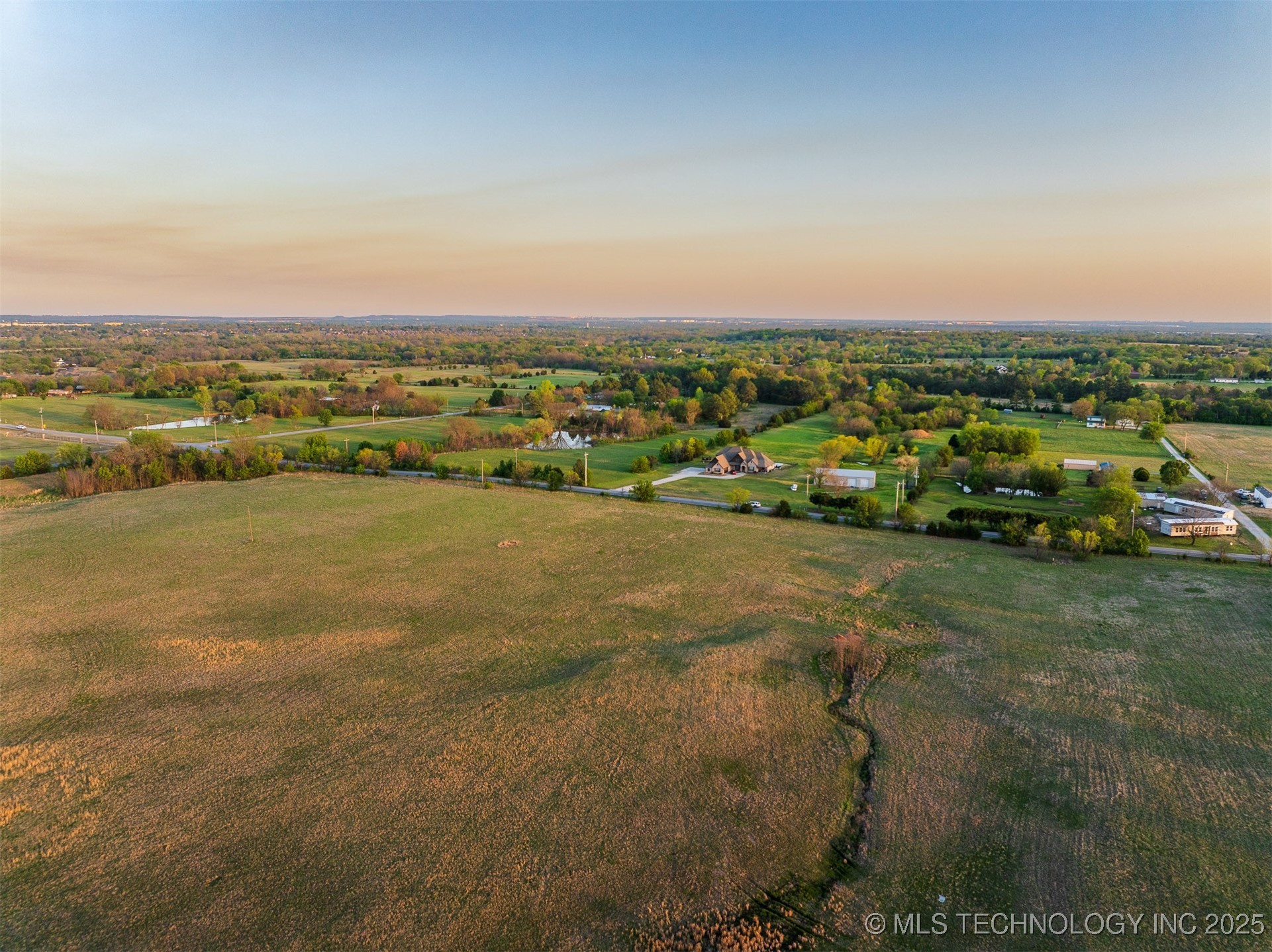 7 N Memorial Drive Property Photo 12