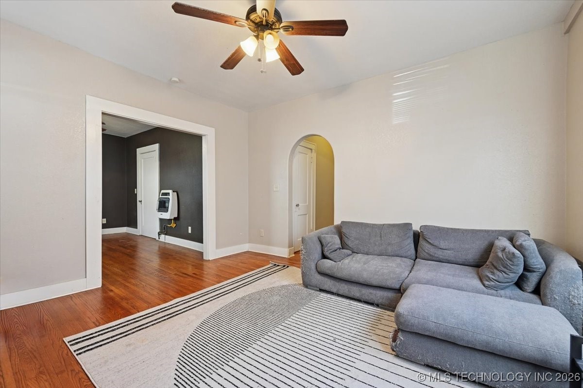 1215 S Quincy Avenue Property Photo 8